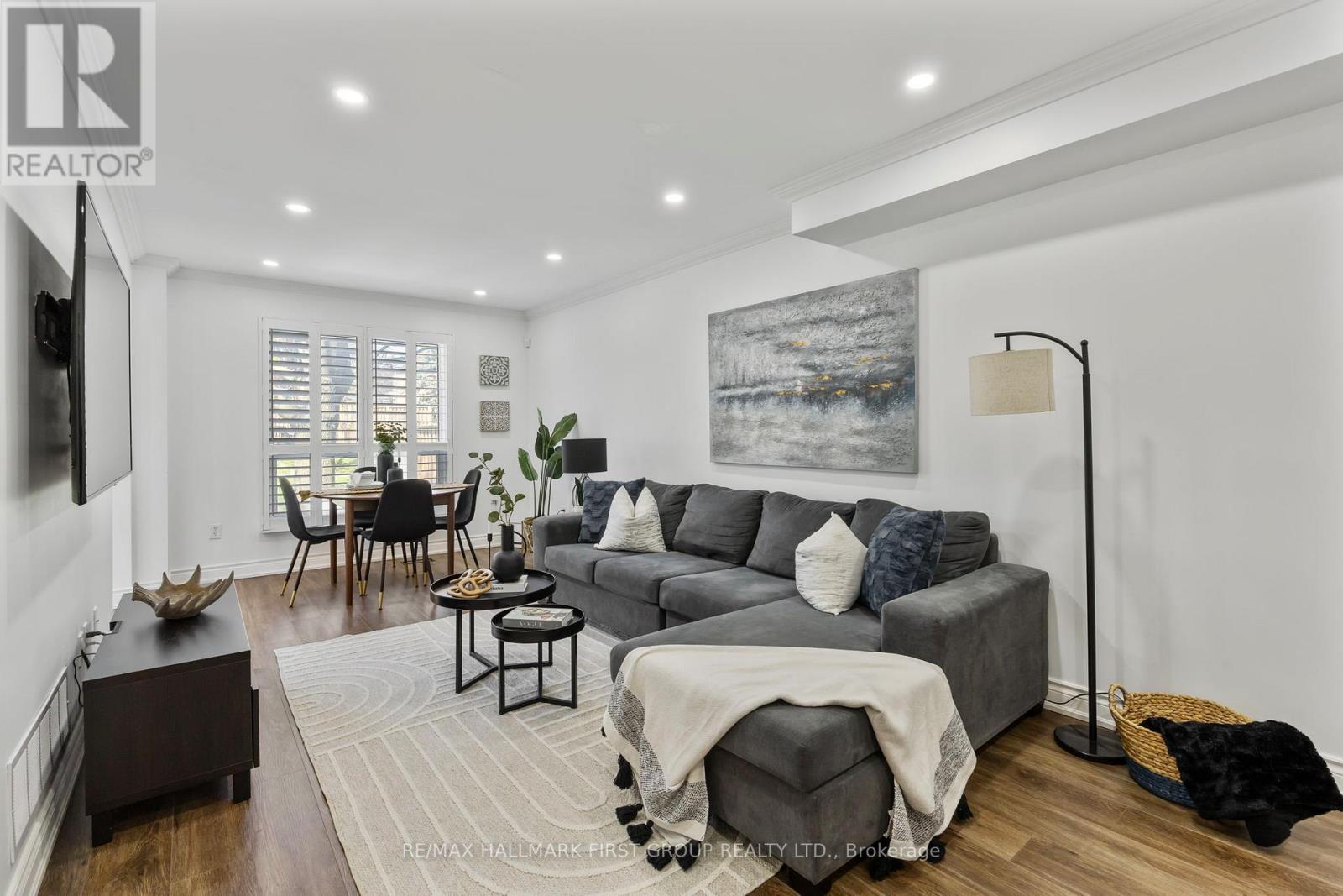 Townhouse at 216 - 10 BASSETT BOULEVARD, Whitby