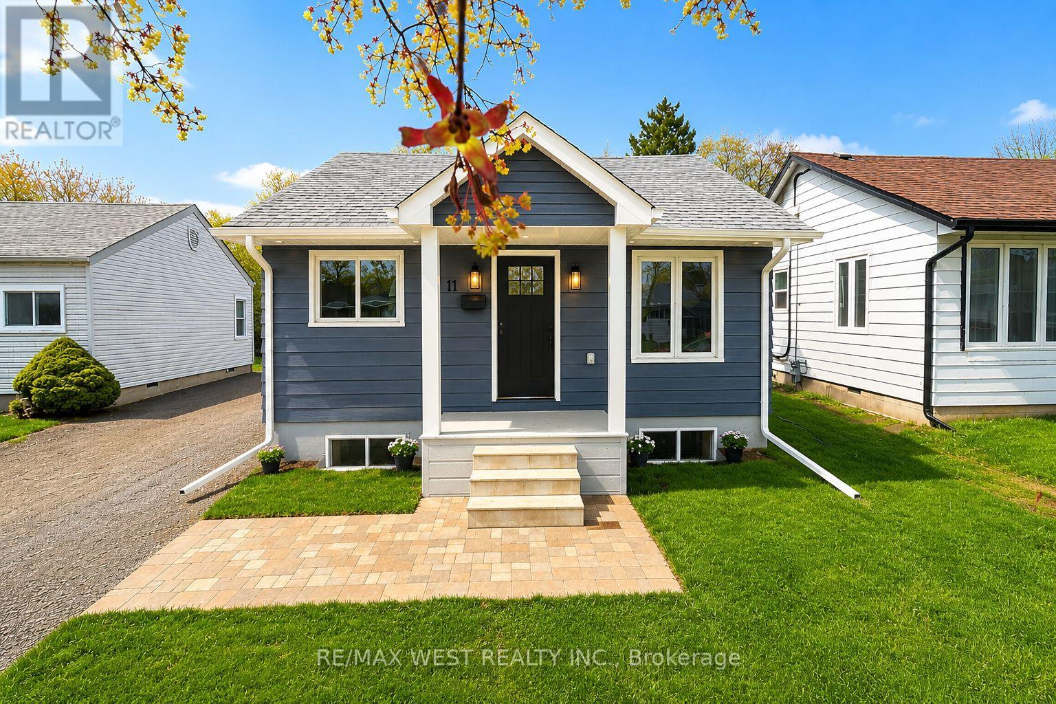 Detached at 11 PINE STREET, Ajax (Central)
