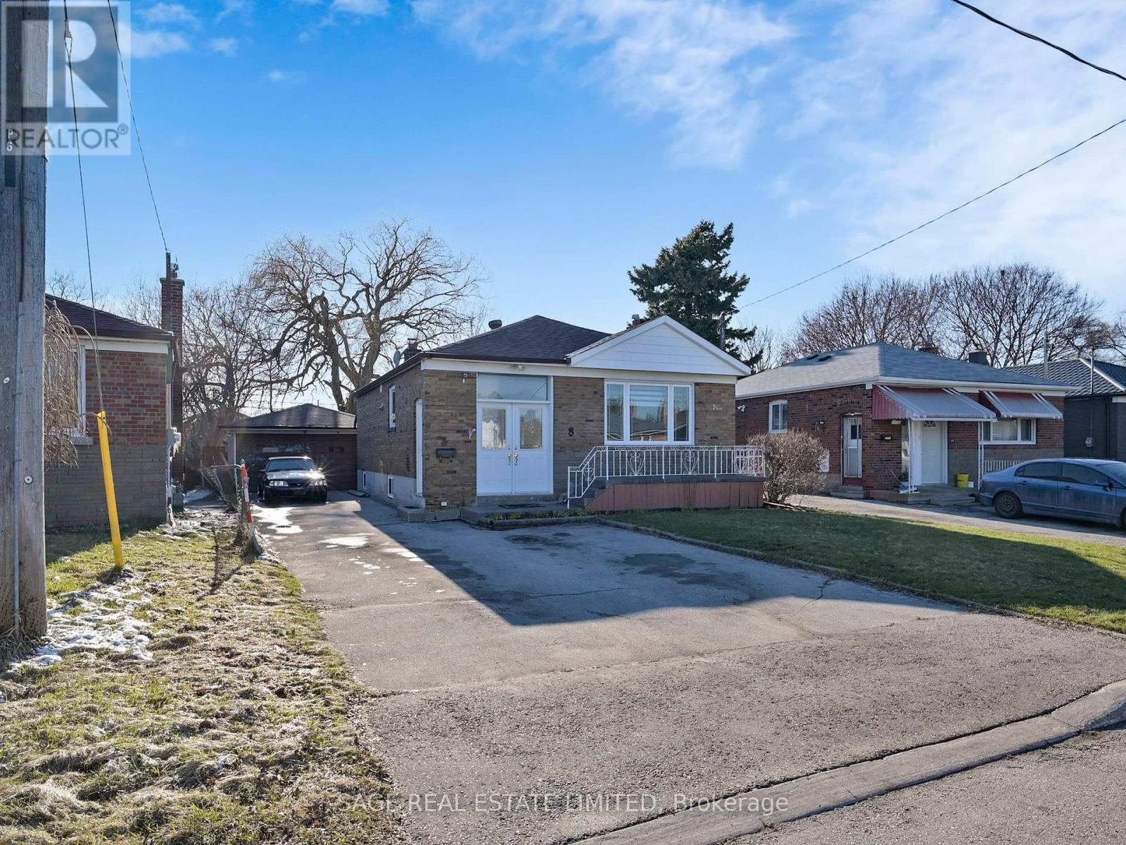 Detached at 8 LOMBARDY CRESCENT, Toronto (Kennedy Park)