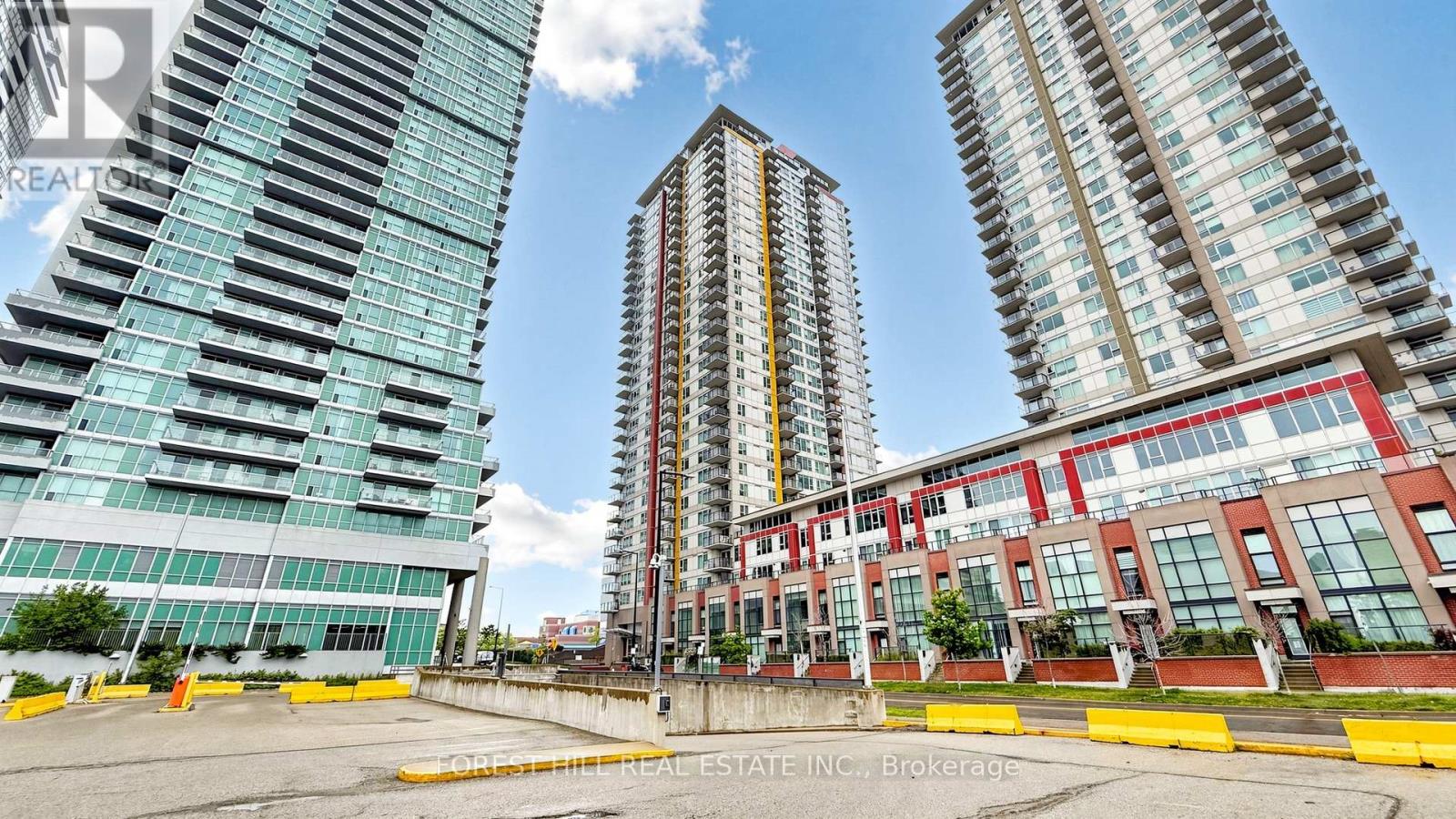 Apartment at 325 - 25 TOWN CENTRE COURT, Toronto (Bendale)