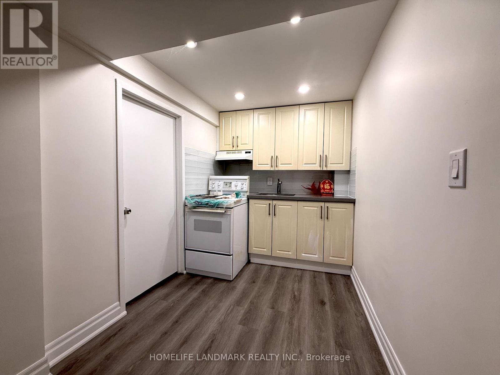 Detached at 17 WINTERMUTE BOULEVARD, Toronto
