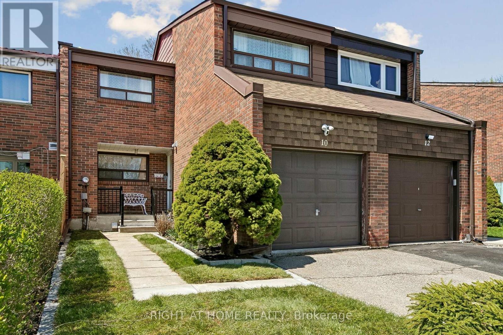 Townhouse at 10 SACHEMS PLACE, Toronto (Malvern)