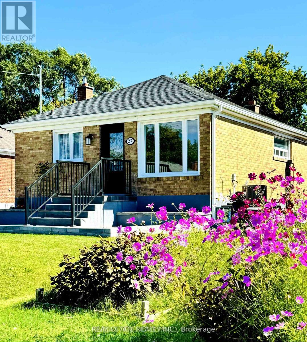 Detached at BSMT - 27 TANSLEY AVENUE, Toronto (Bendale)