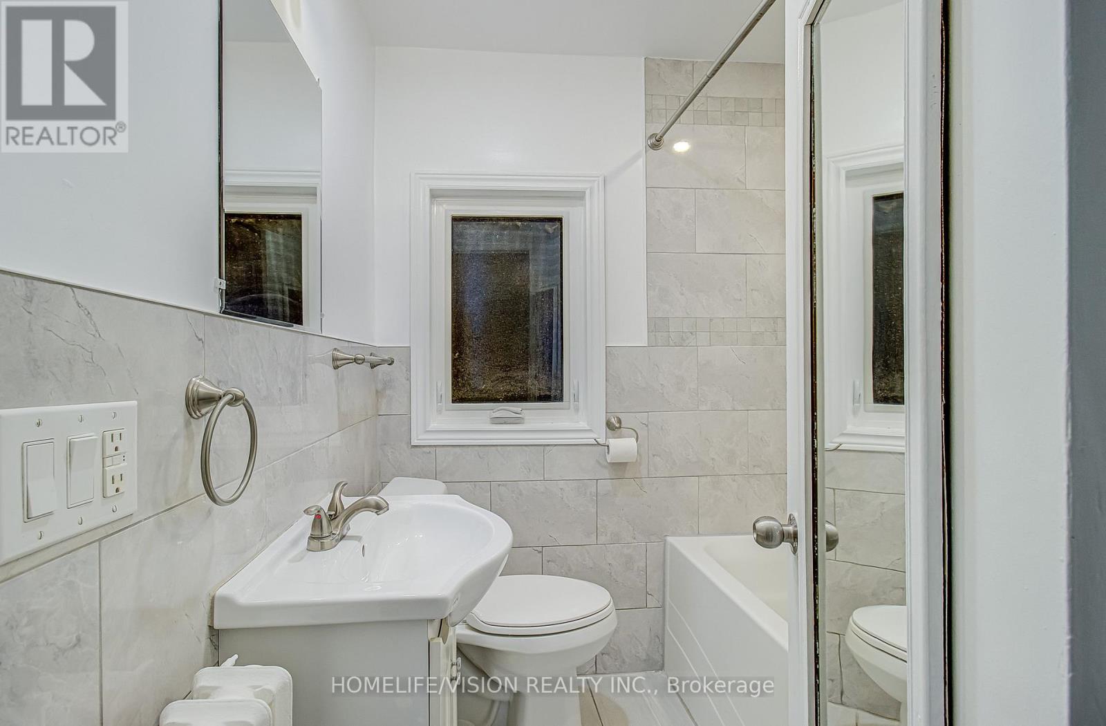 Detached at 1 - 238 GLEBEMOUNT AVENUE, Toronto