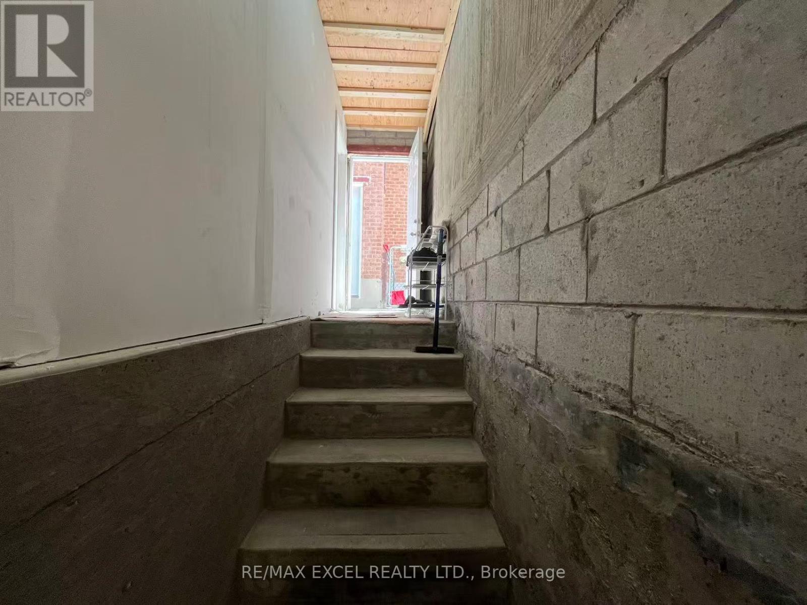Detached at BSMT - 292 HUNTSMILL BOULEVARD, Toronto