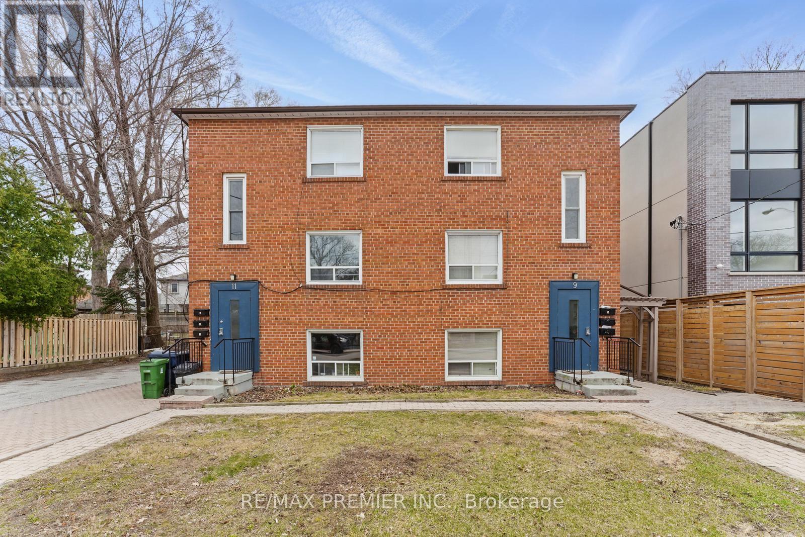 Multiplex at LOWER - 9 BRACEBRIDGE AVENUE, Toronto (Woodbine-Lumsden)