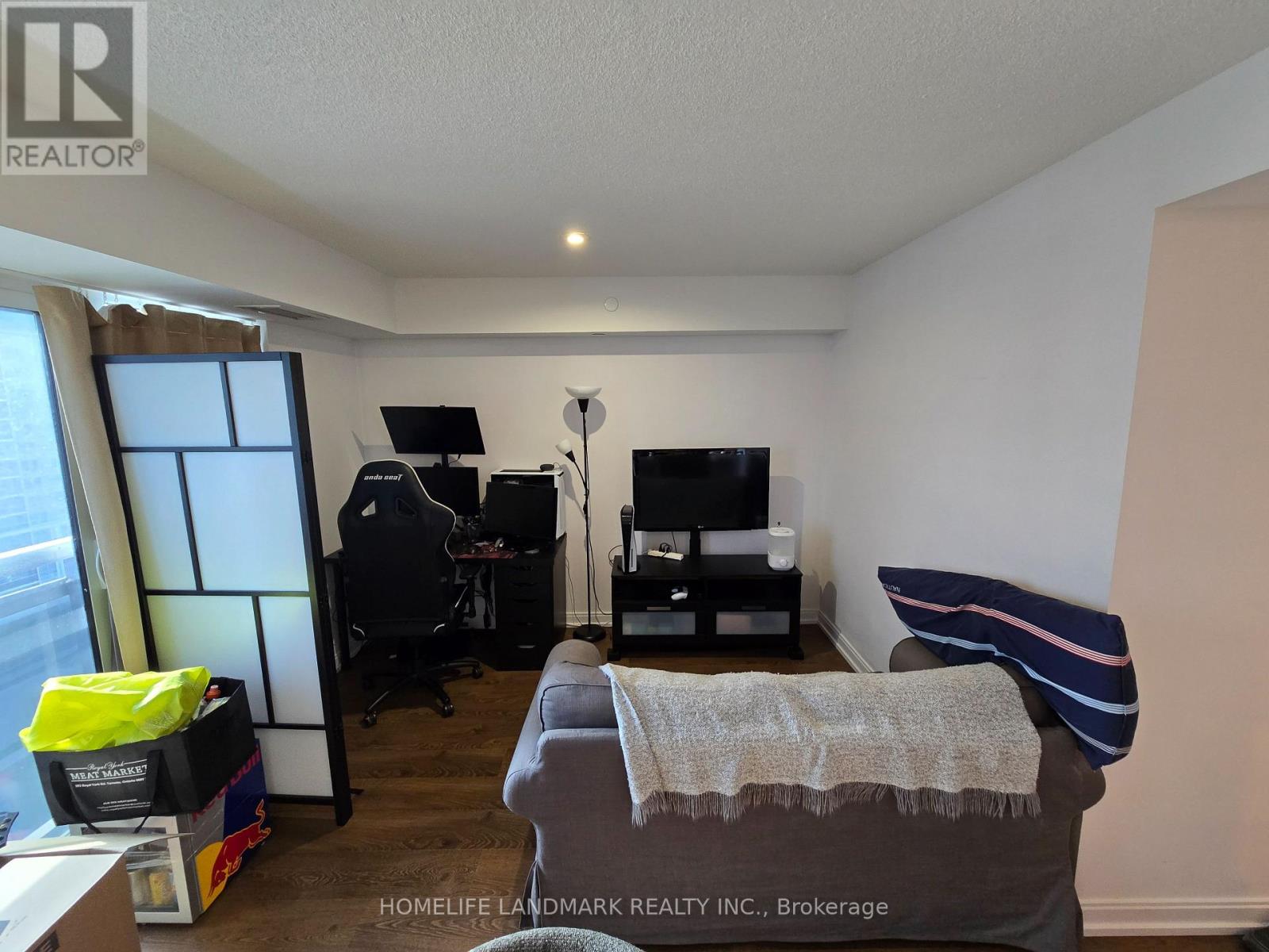 Apartment at 1217 - 275 VILLAGE GREEN SQUARE, Toronto