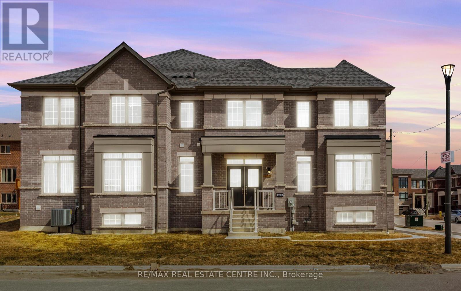 Townhouse at 988 GROSBEAK TRAIL, Pickering