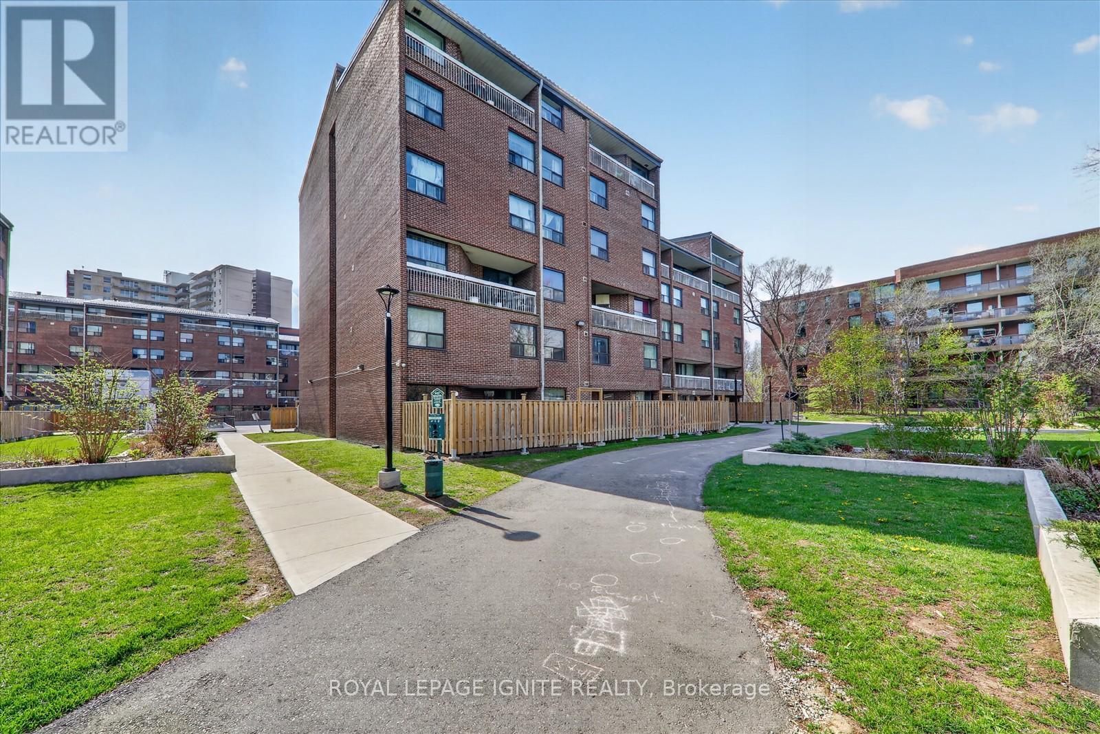 Apartment at 602 - 4064 LAWRENCE AVENUE E, Toronto (West Hill)