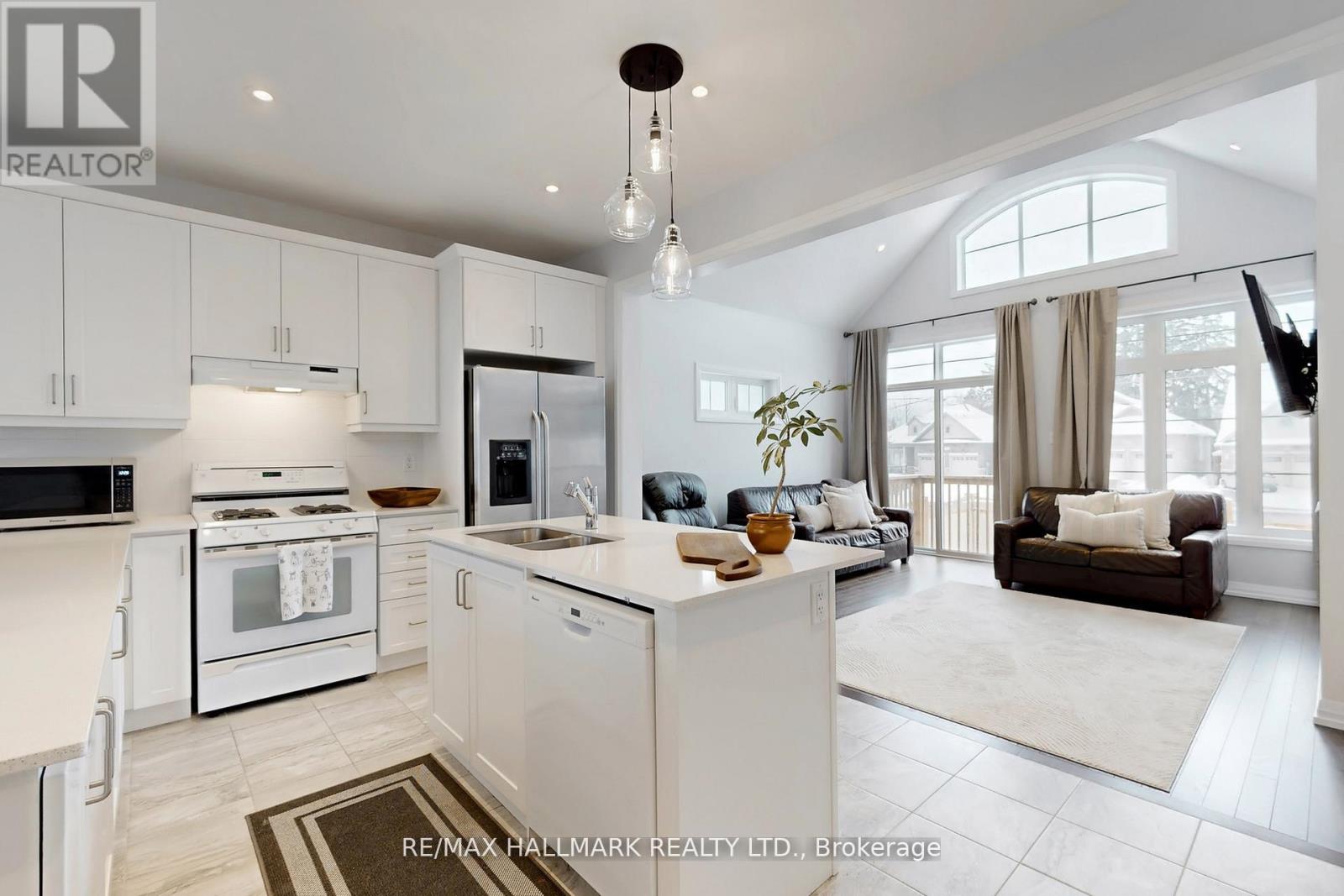 Detached at 2 HOLTBY COURT, Scugog (Port Perry)