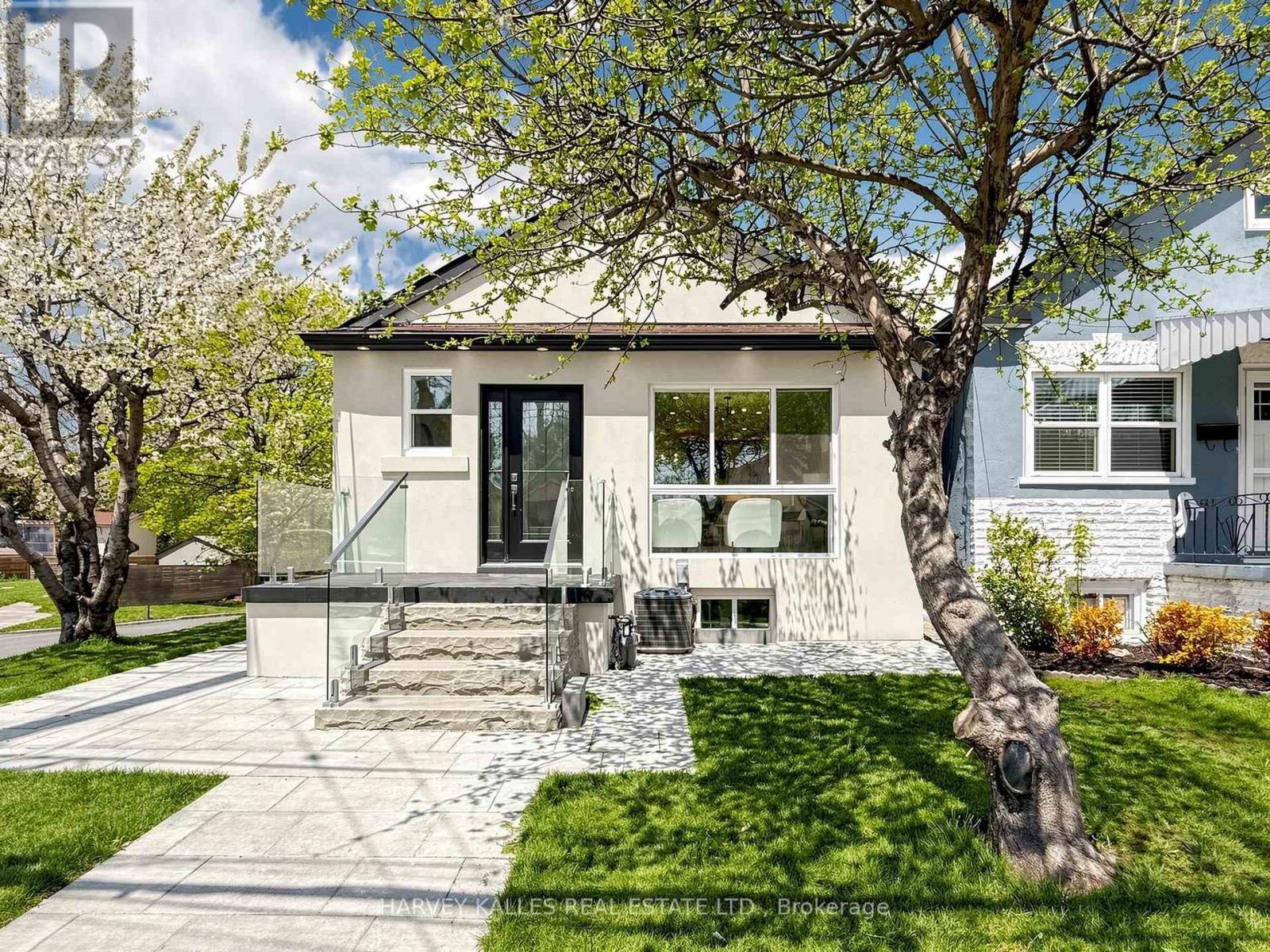 Detached at 982 COSBURN AVENUE, Toronto (Woodbine-Lumsden)