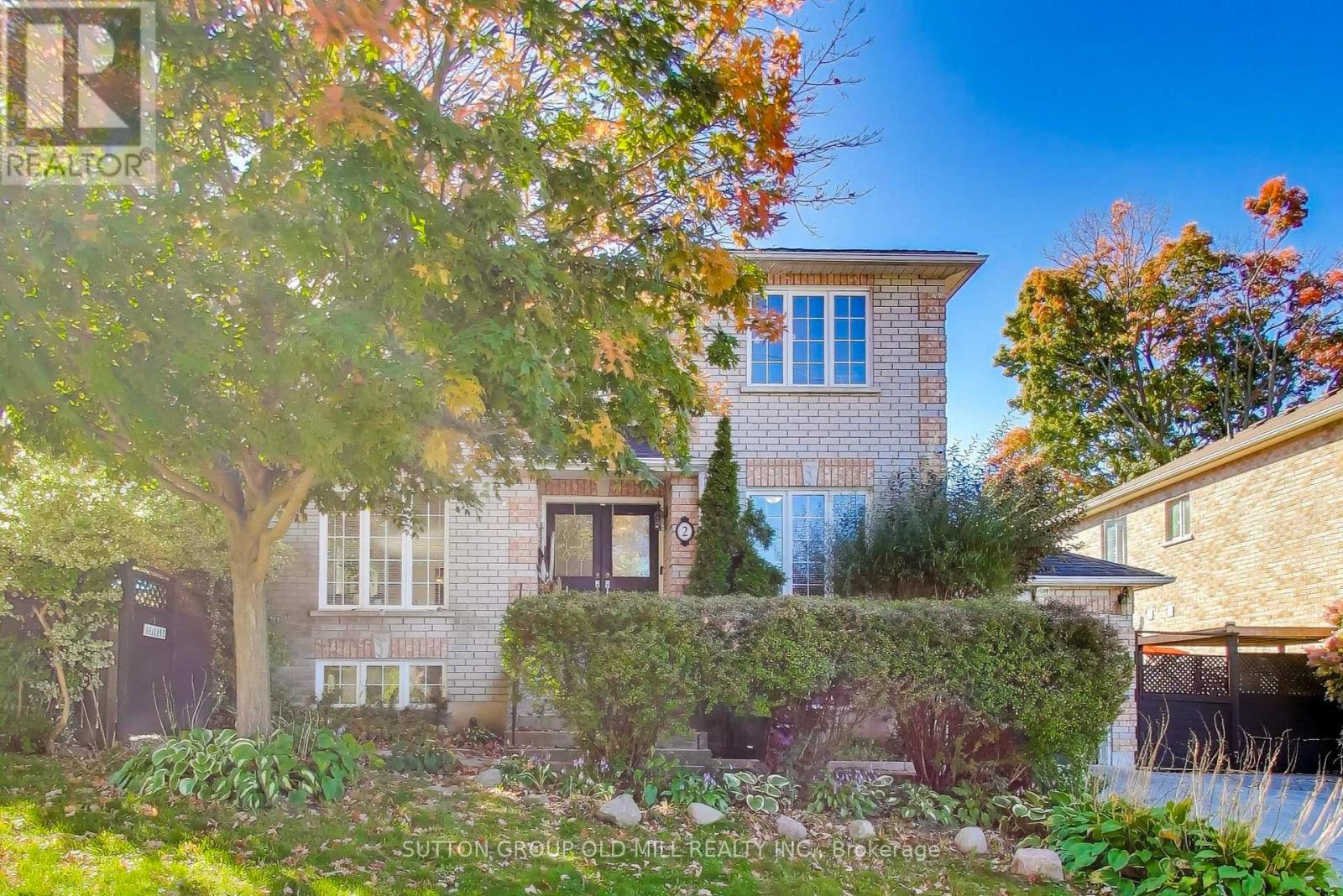 Detached at 2 CHELWAY ROAD, Toronto (Woburn)