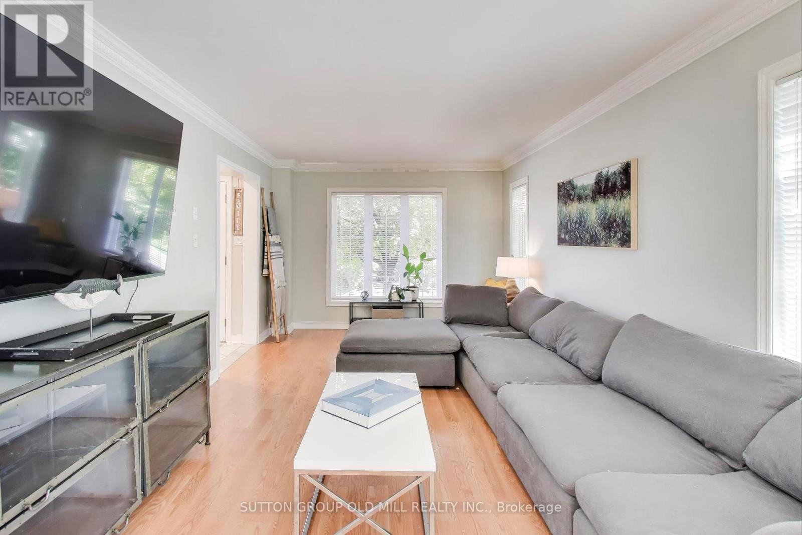Detached at 2 CHELWAY ROAD, Toronto
