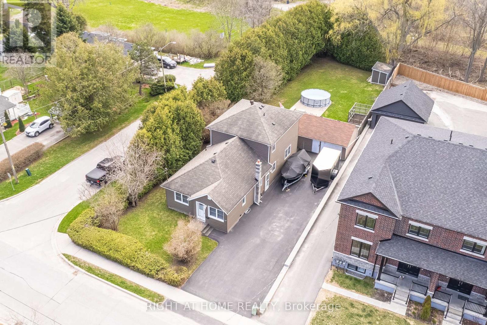 Detached at 18 DUKE STREET, Clarington (Bowmanville)