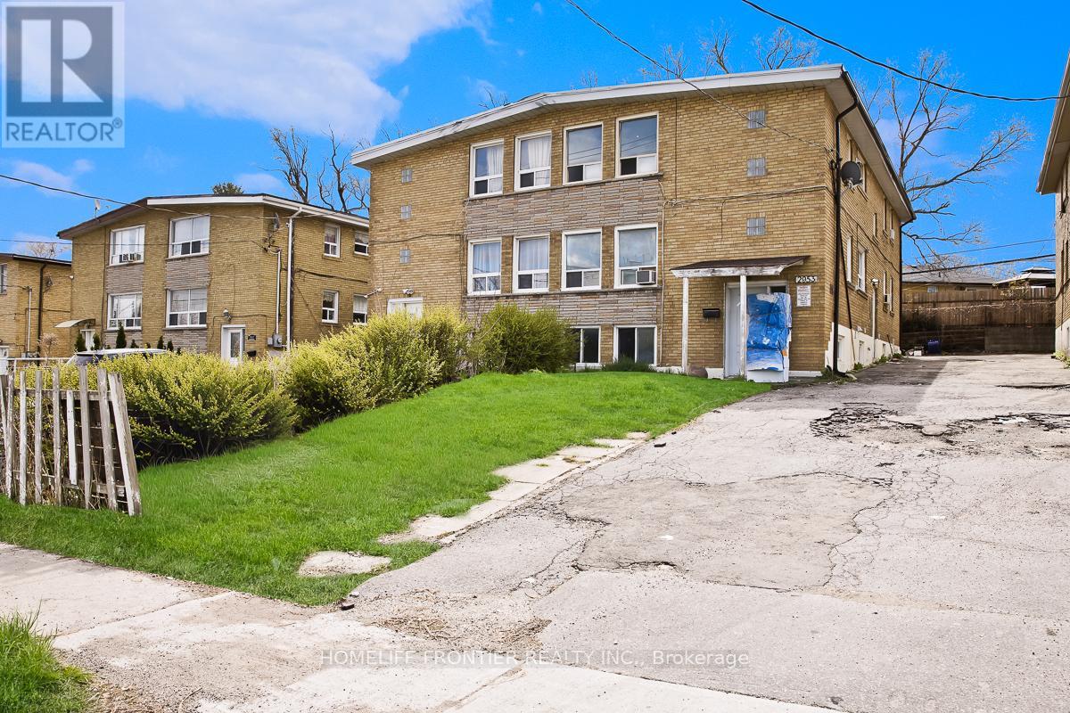 Multiplex at UPPER - 2953 LAWRENCE AVENUE E, Toronto (Bendale)