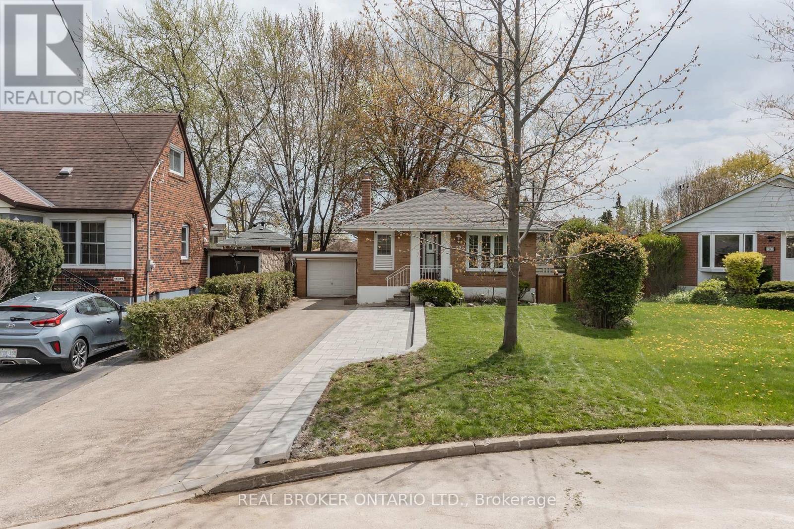 Detached at 32 CHRISTINA CRESCENT, Toronto (Wexford-Maryvale)