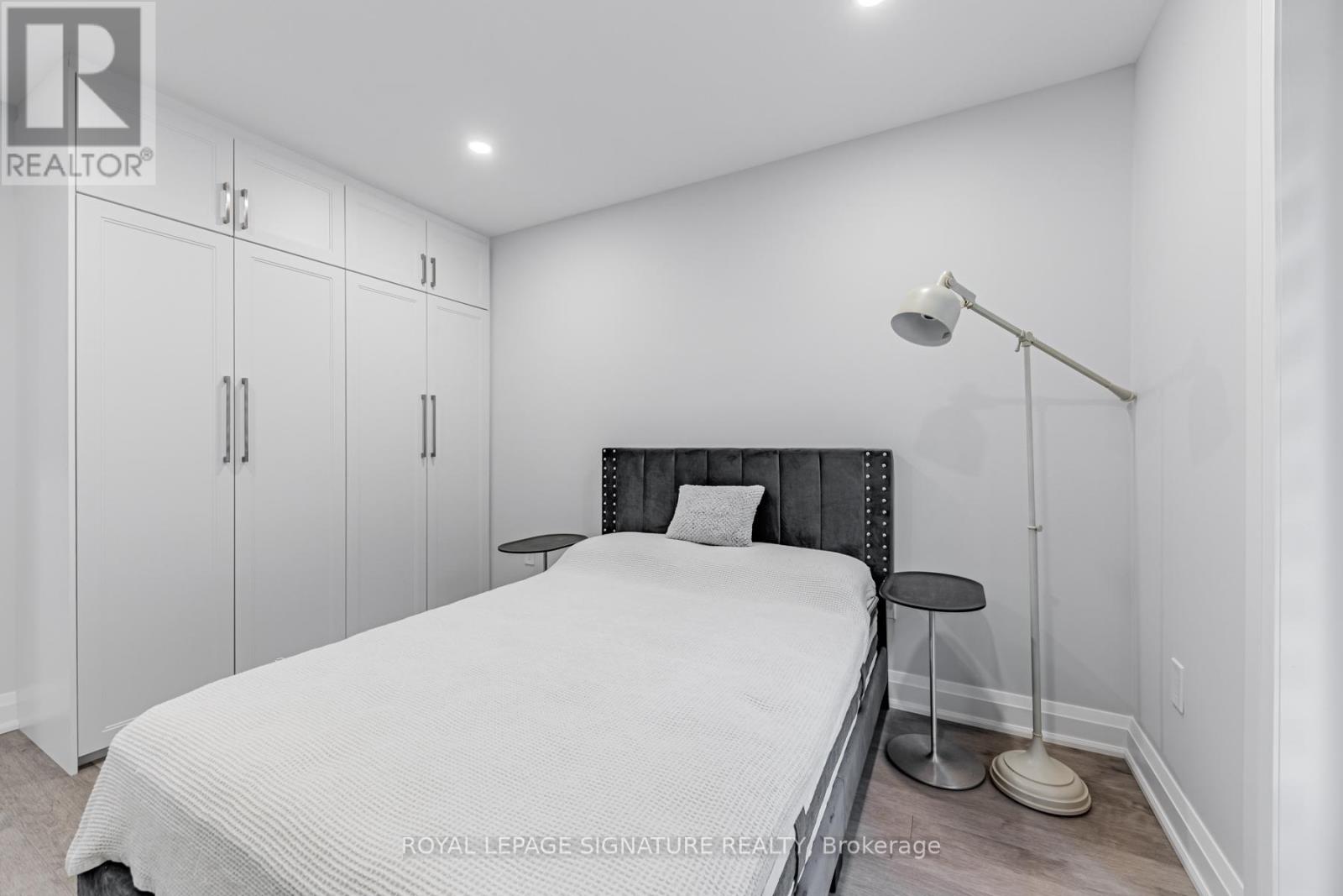 Detached at 16 BOEM AVENUE, Toronto