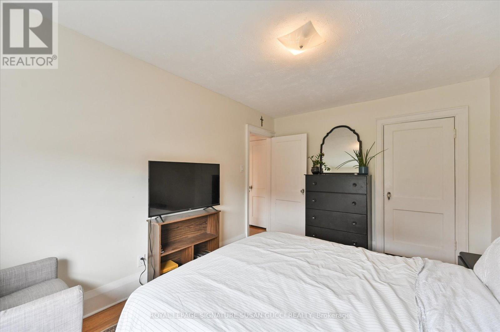 Detached at 31 LESMOUNT AVENUE, Toronto