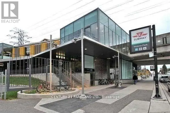Apartment at #215 - 5 MASSEY SQUARE, Toronto (Crescent Town)