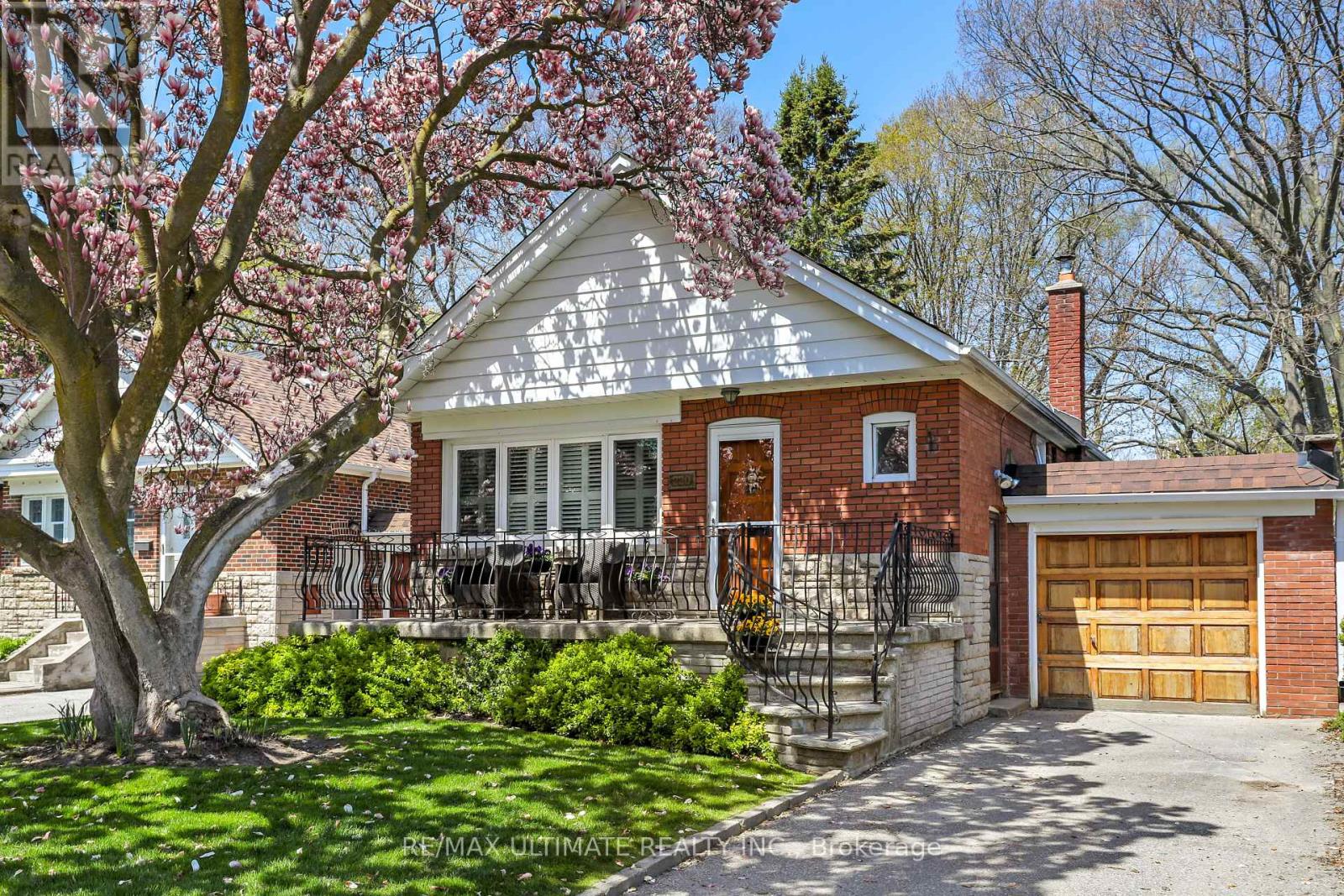 Detached at 220 PARKVIEW HILL CRESCENT, Toronto (O'Connor-Parkview)