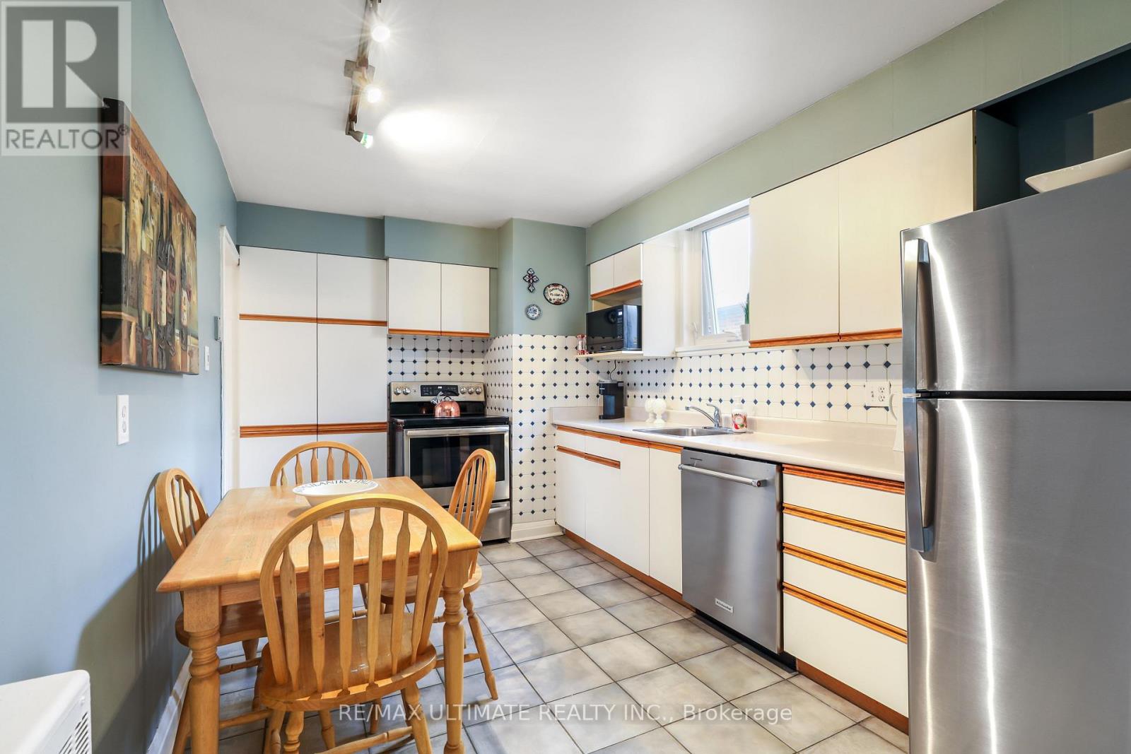 Detached at 220 PARKVIEW HILL CRESCENT, Toronto