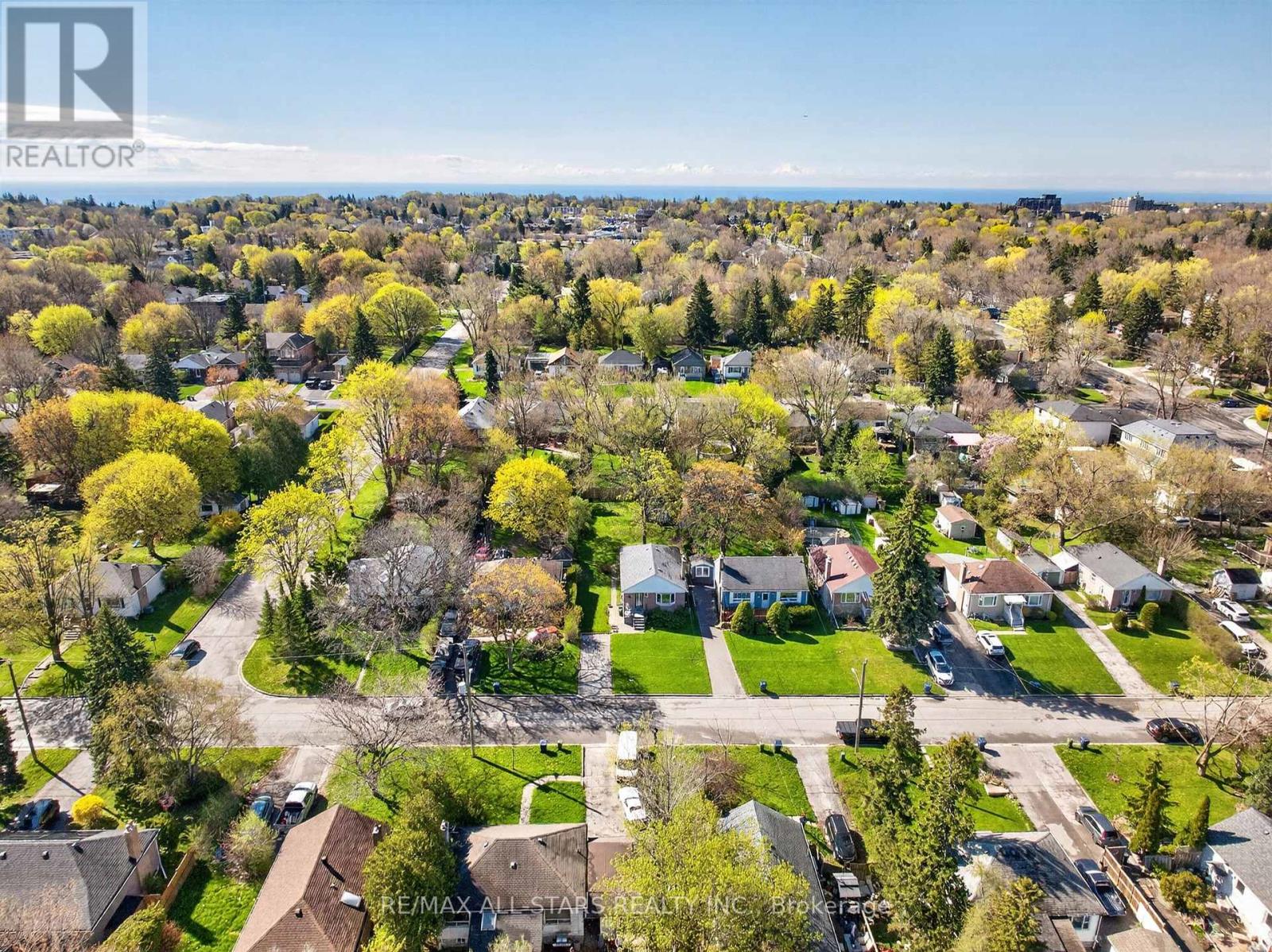 Detached at 9 MARTINDALE ROAD, Toronto