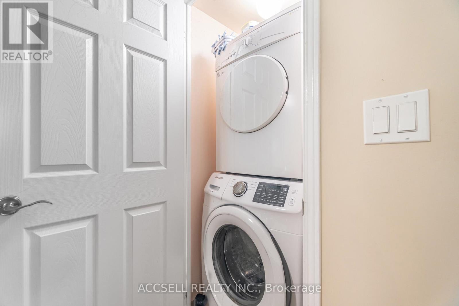 Apartment at 1015 - 68 GRANGEWAY AVENUE, Toronto