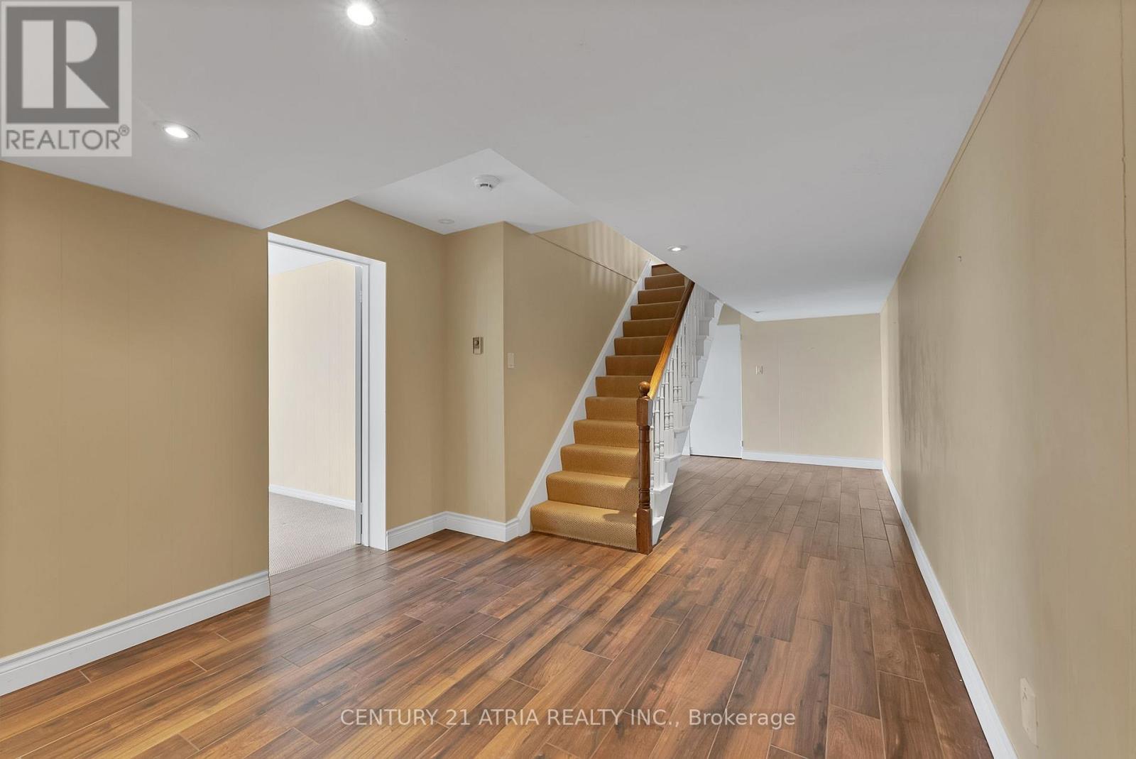 Detached at 5 HILL CRESCENT, Toronto
