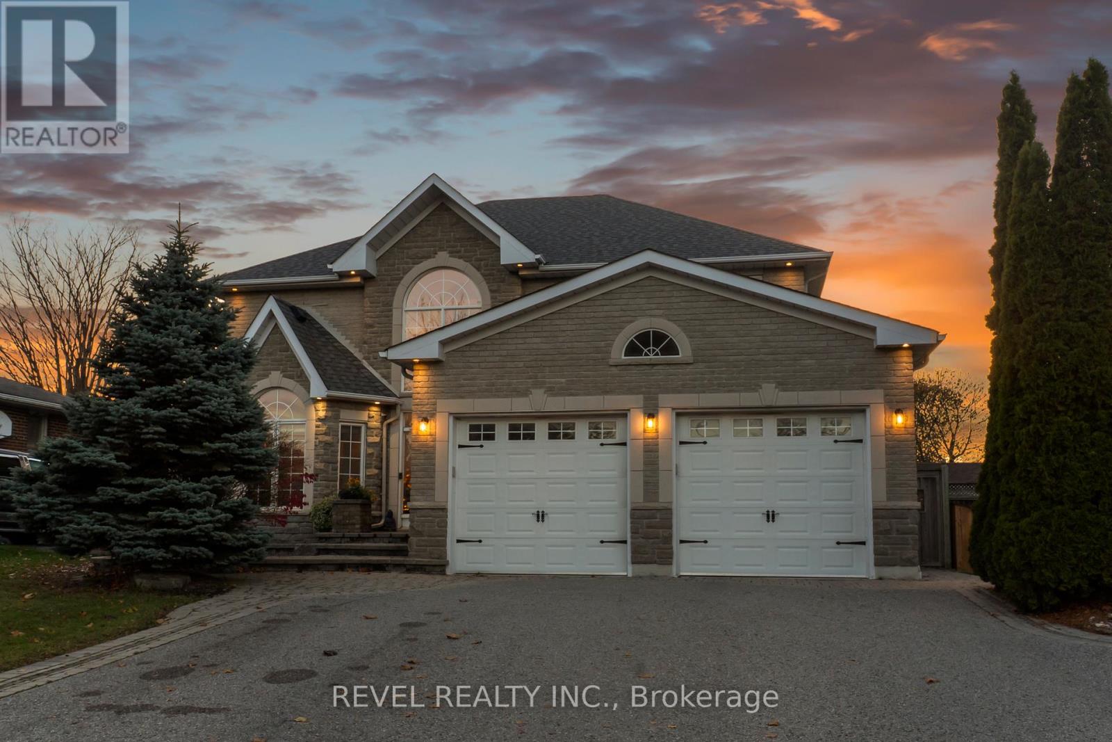 Detached at 70 APPLEWOOD CRESCENT, Whitby (Blue Grass Meadows)