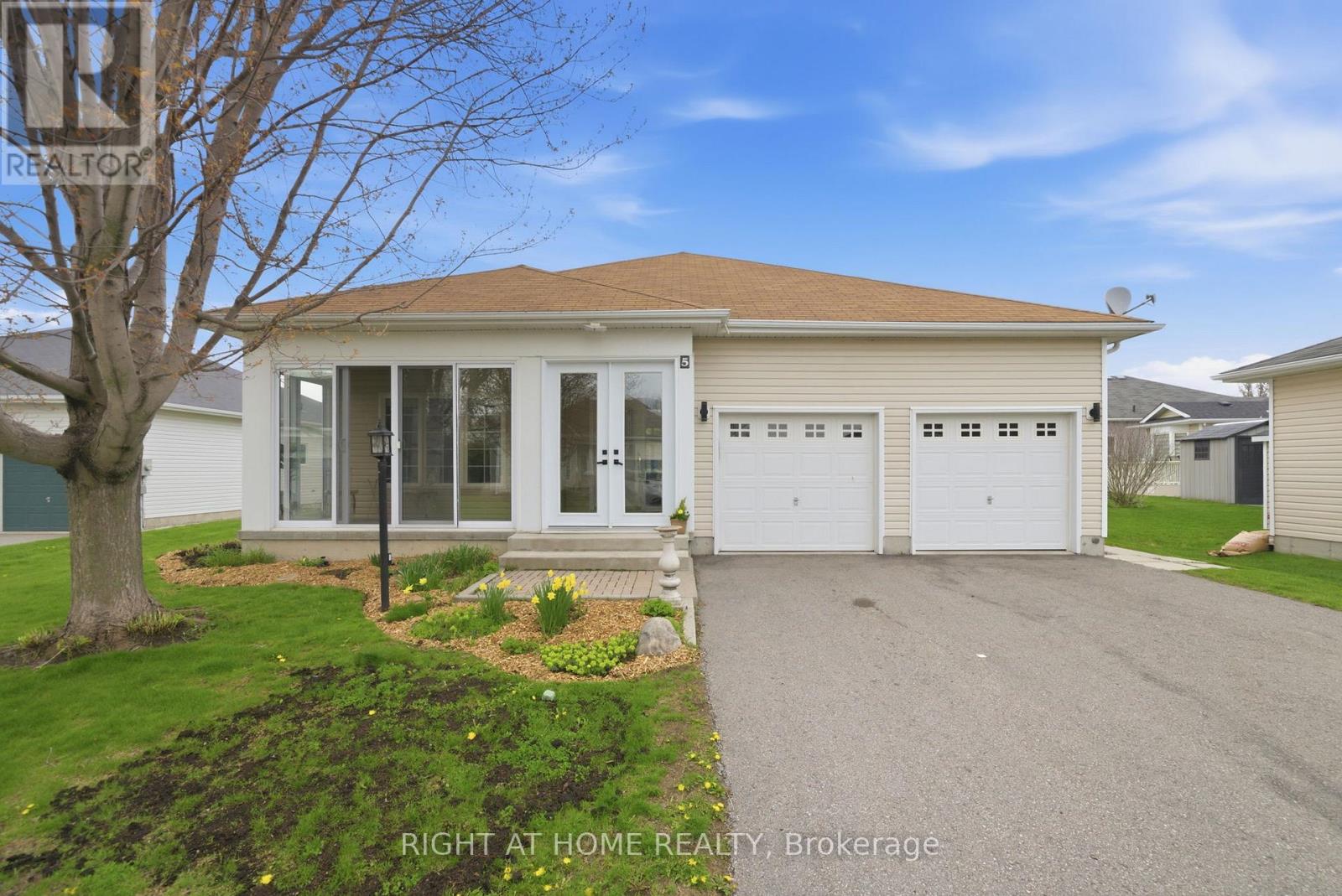 Detached at 5 PARK PLACE LANE, Clarington (Newcastle)
