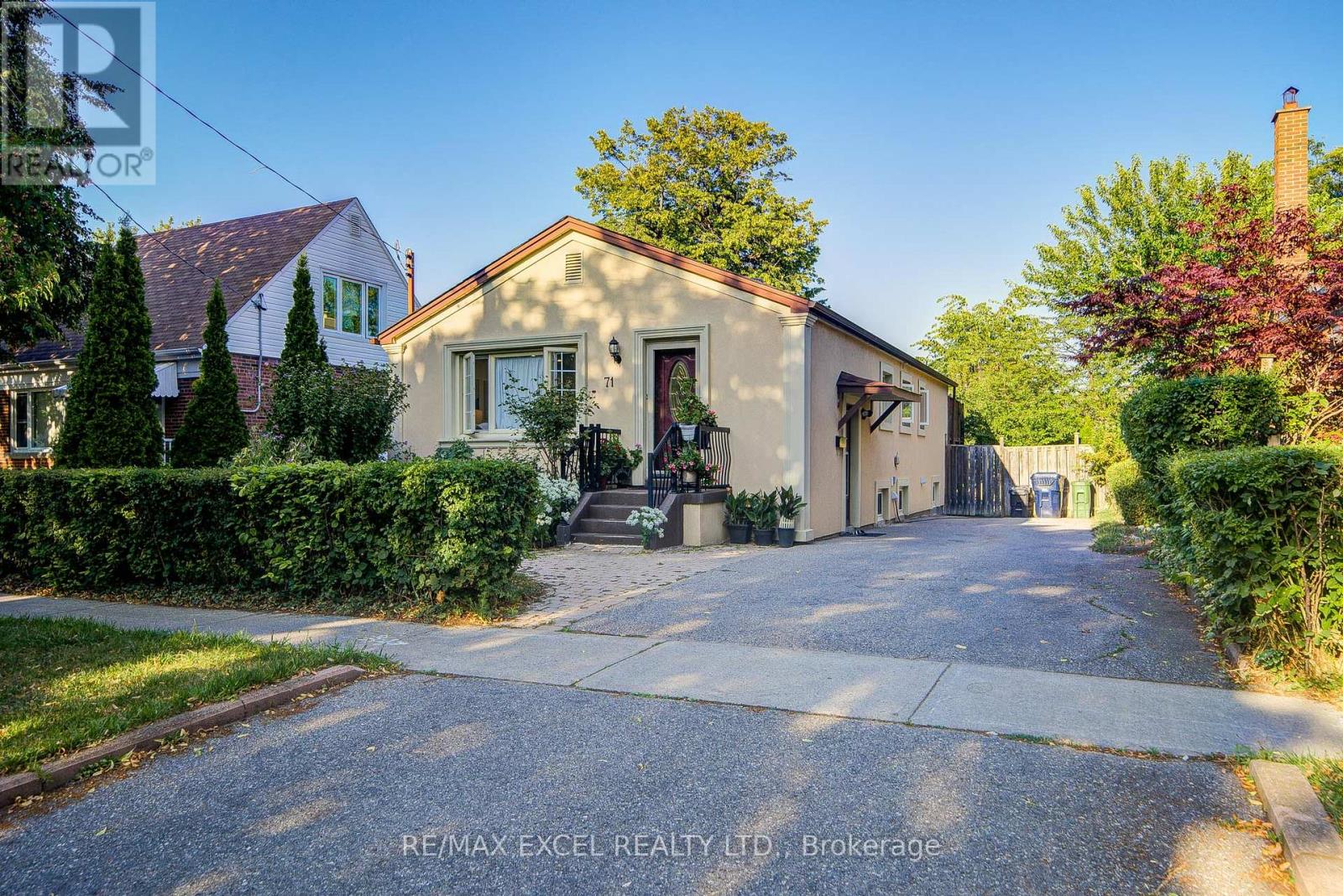 Detached at 71 VAUXHALL DRIVE, Toronto (Dorset Park)