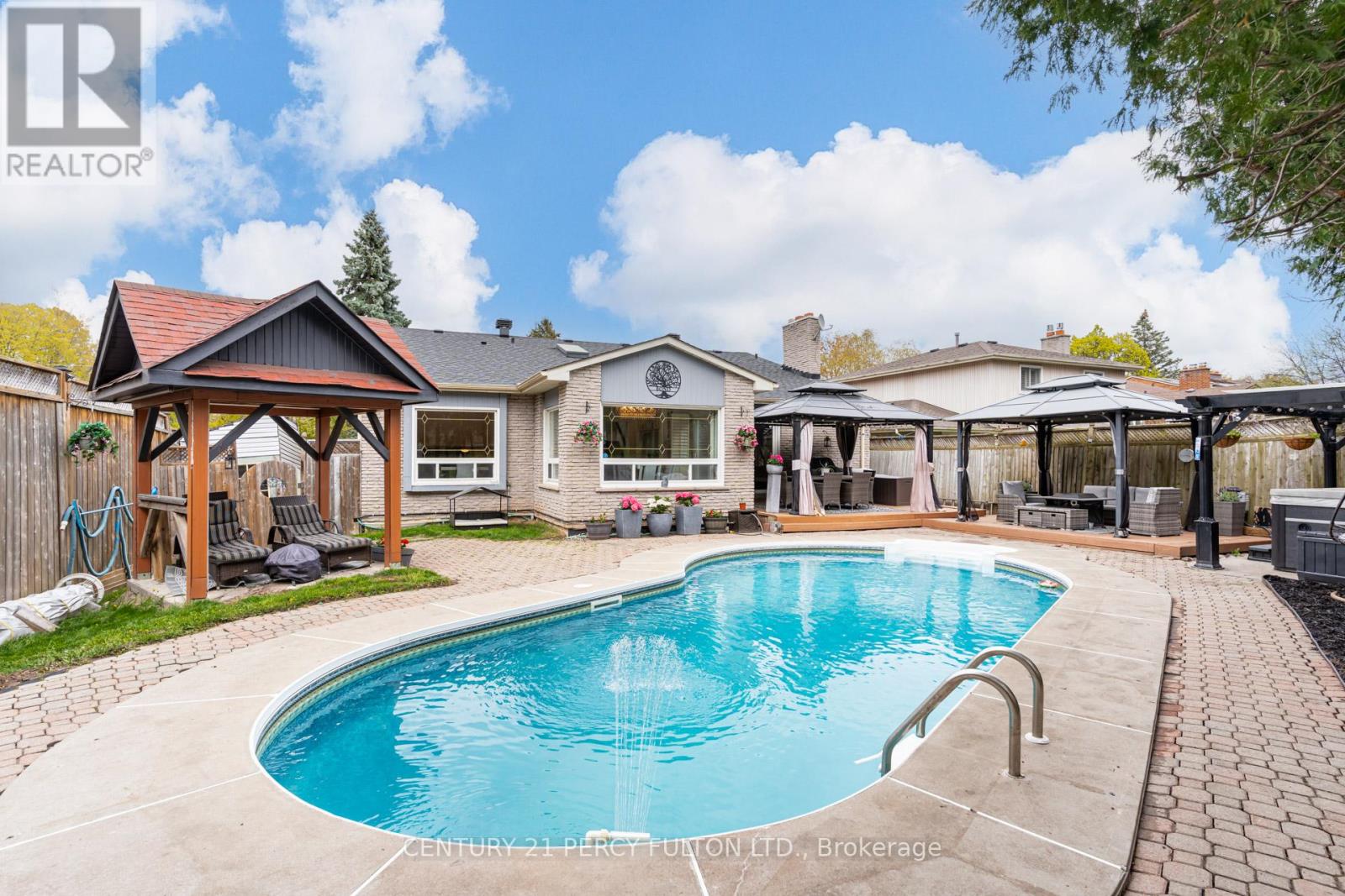 Detached at 1994 SPRUCE HILL ROAD, Pickering (Dunbarton)