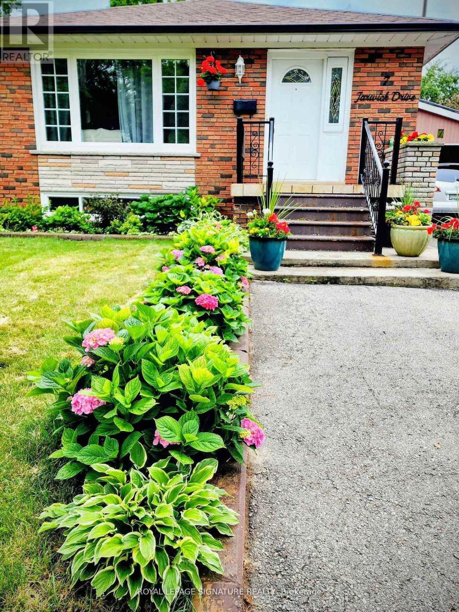 Detached at 7 JARWICK DRIVE, Toronto