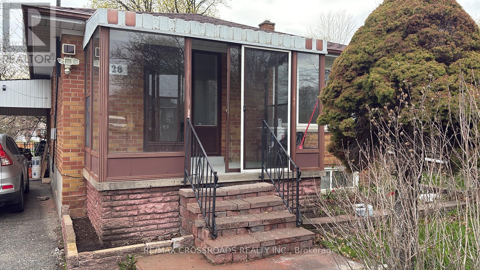 Detached at MAIN FLOOR - 28 BRENDA CRESCENT, Toronto (Kennedy Park)