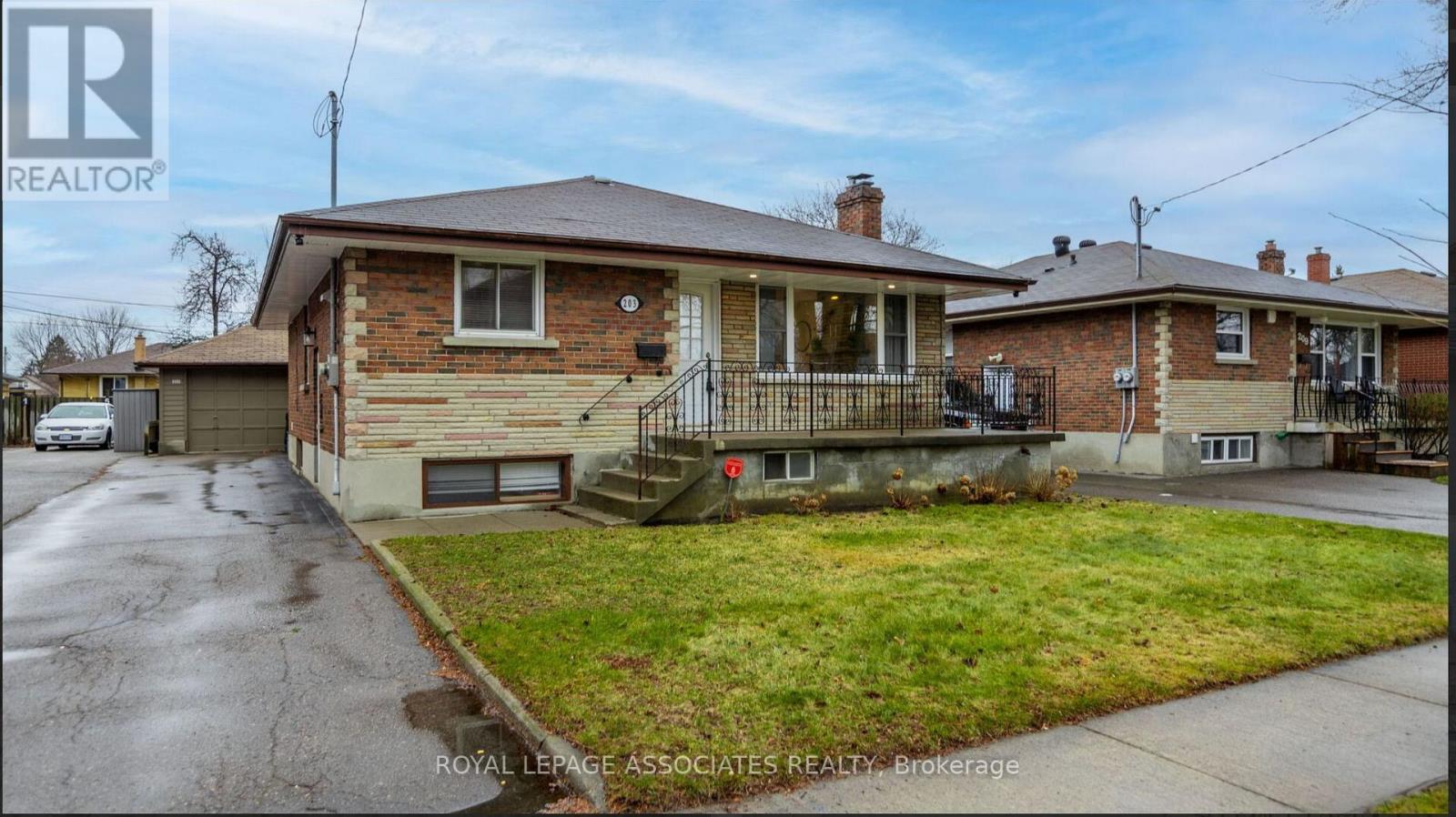 Detached at MAIN - 203 CROMWELL AVENUE, Oshawa (Vanier)