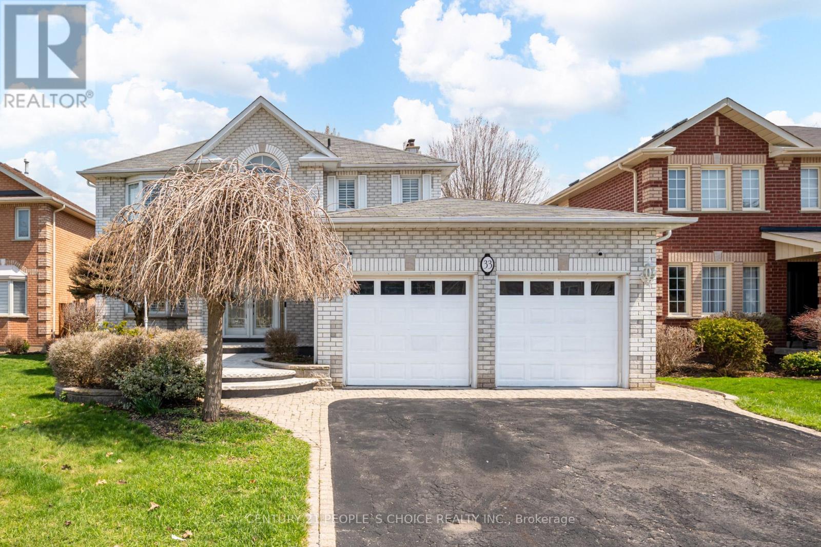 Detached at 33 BILLINGS STREET, Whitby (Downtown Whitby)