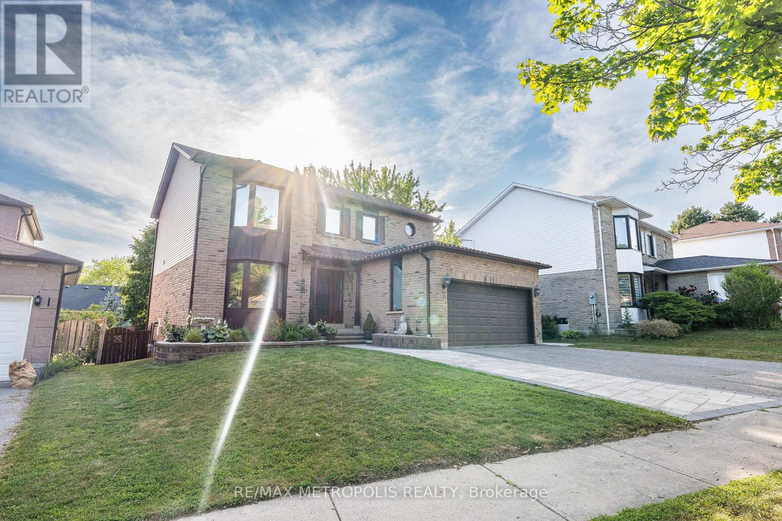 Detached at BSMT - 22 MAYFLOWER STREET, Whitby (Blue Grass Meadows)