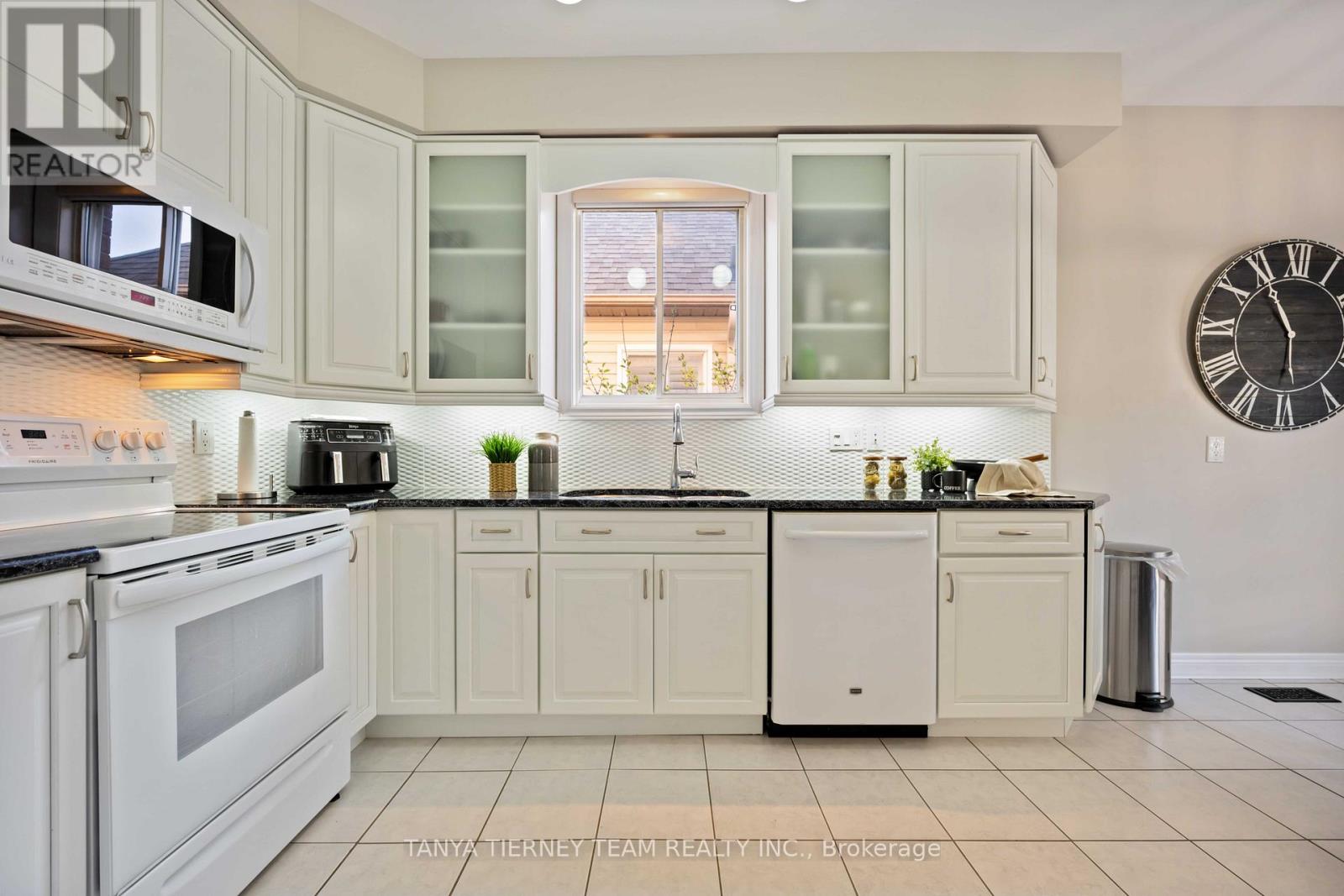 Detached at 16 CODY AVENUE, Whitby