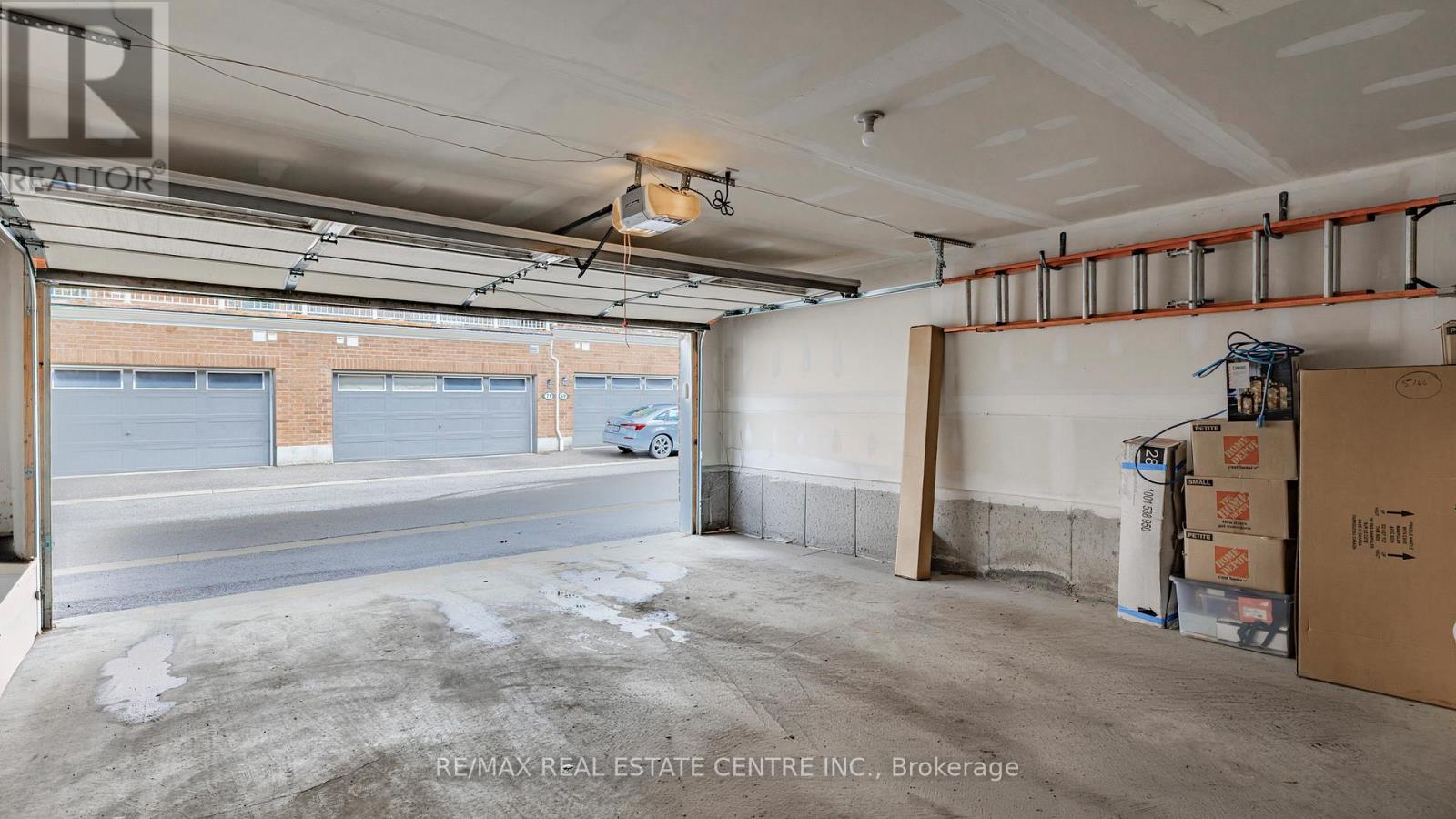 Townhouse at 32 BLUEGILL CRESCENT, Whitby