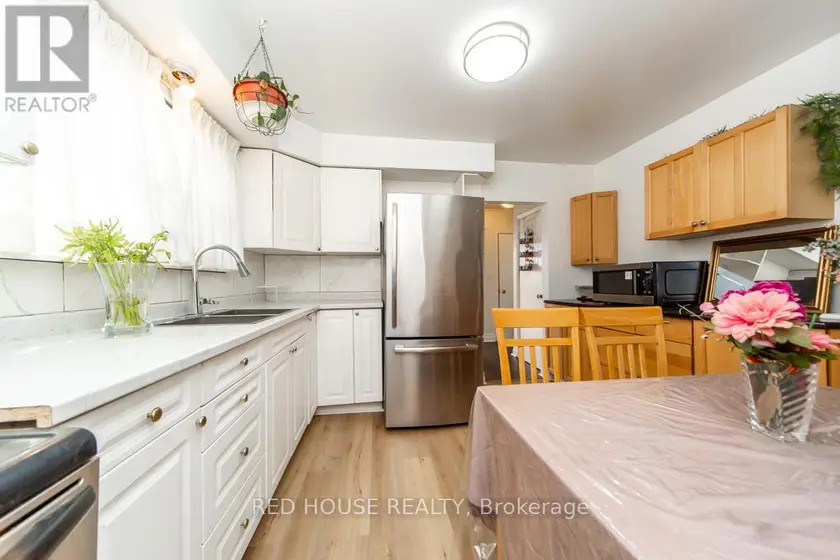Detached at 40 NORTH WOODROW BOULEVARD, Toronto