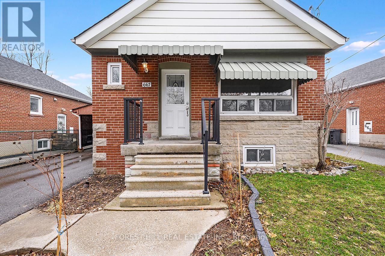 Detached at 667 PHARMACY AVENUE, Toronto (Clairlea-Birchmount)