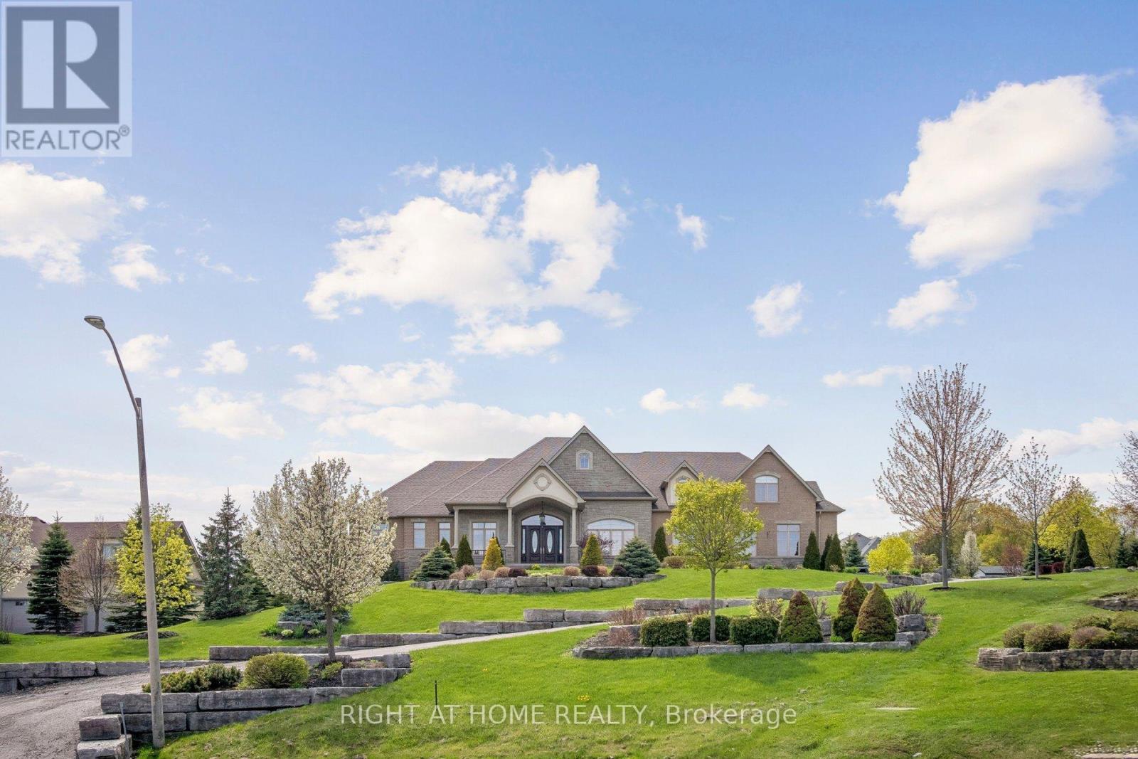Detached at 18 BICE COURT, Clarington