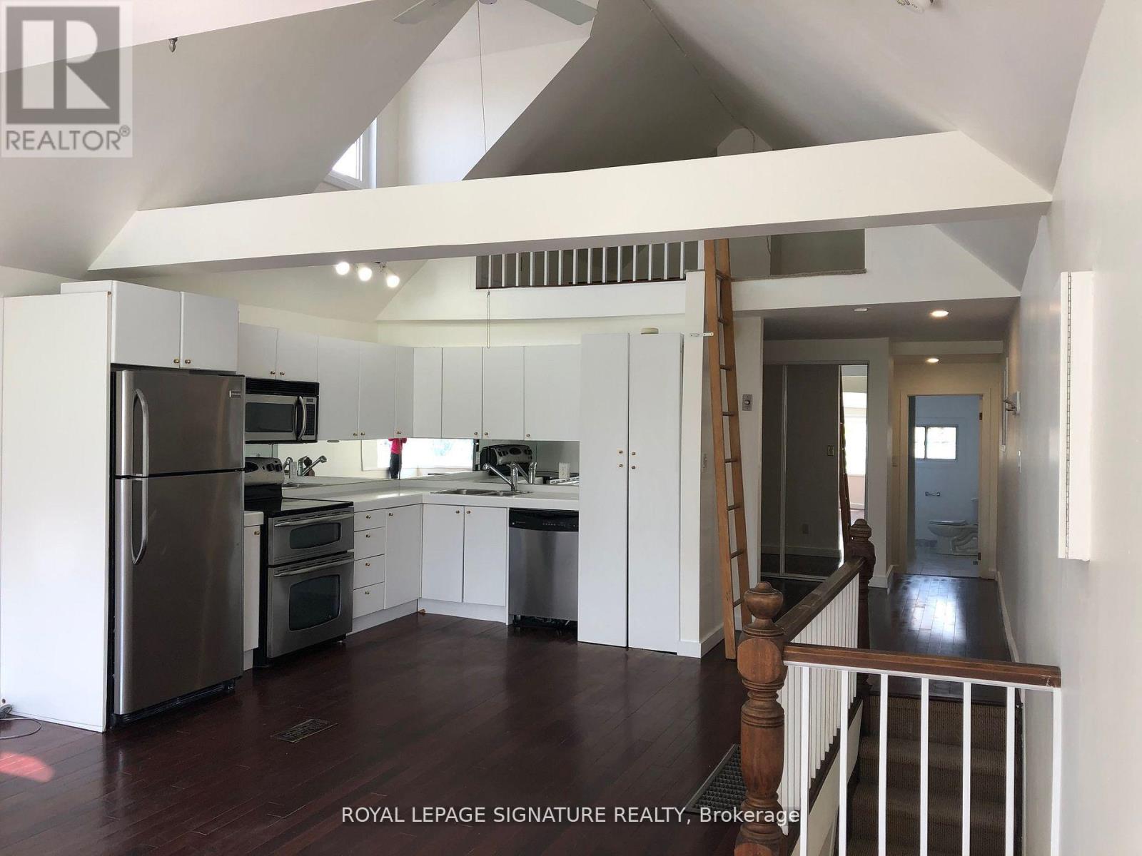 Detached at UPPER - 20 KEW BEACH AVENUE, Toronto
