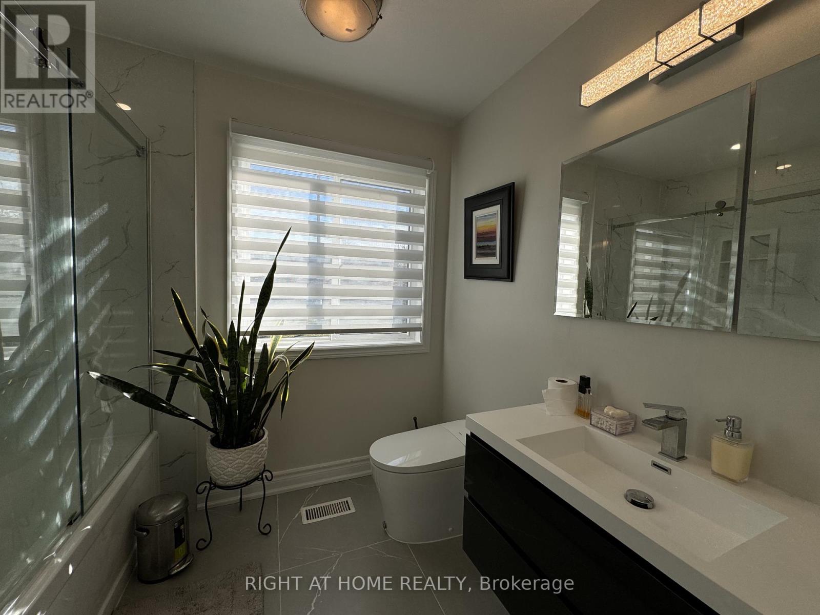 Detached at UPPER 164 GUILDWOOD PARKWAY, Toronto