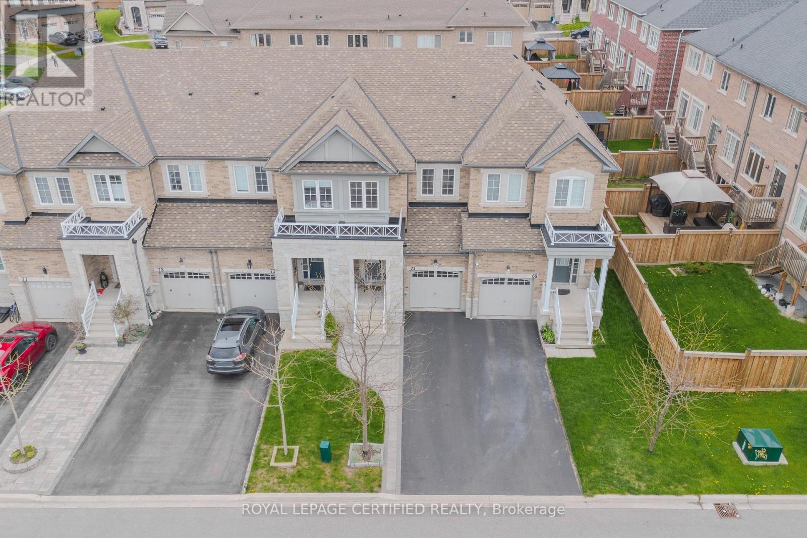 Townhouse at 71 RIMROCK. CRESCENT, Whitby