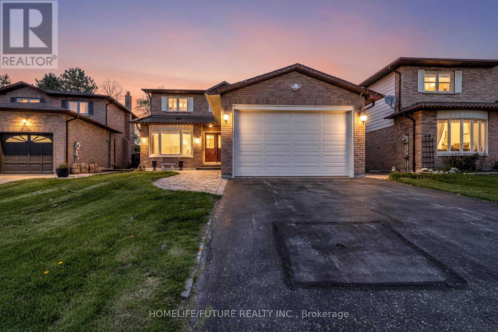 Detached at 86 ROBINSON CRESCENT, Whitby (Pringle Creek)