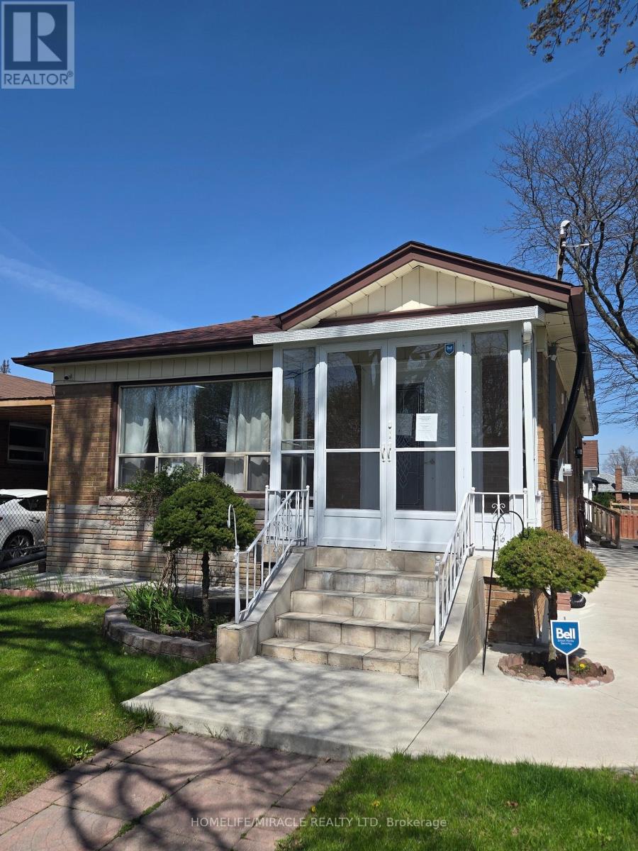 Detached at 25 CHANDLER DRIVE, Toronto (Woburn)