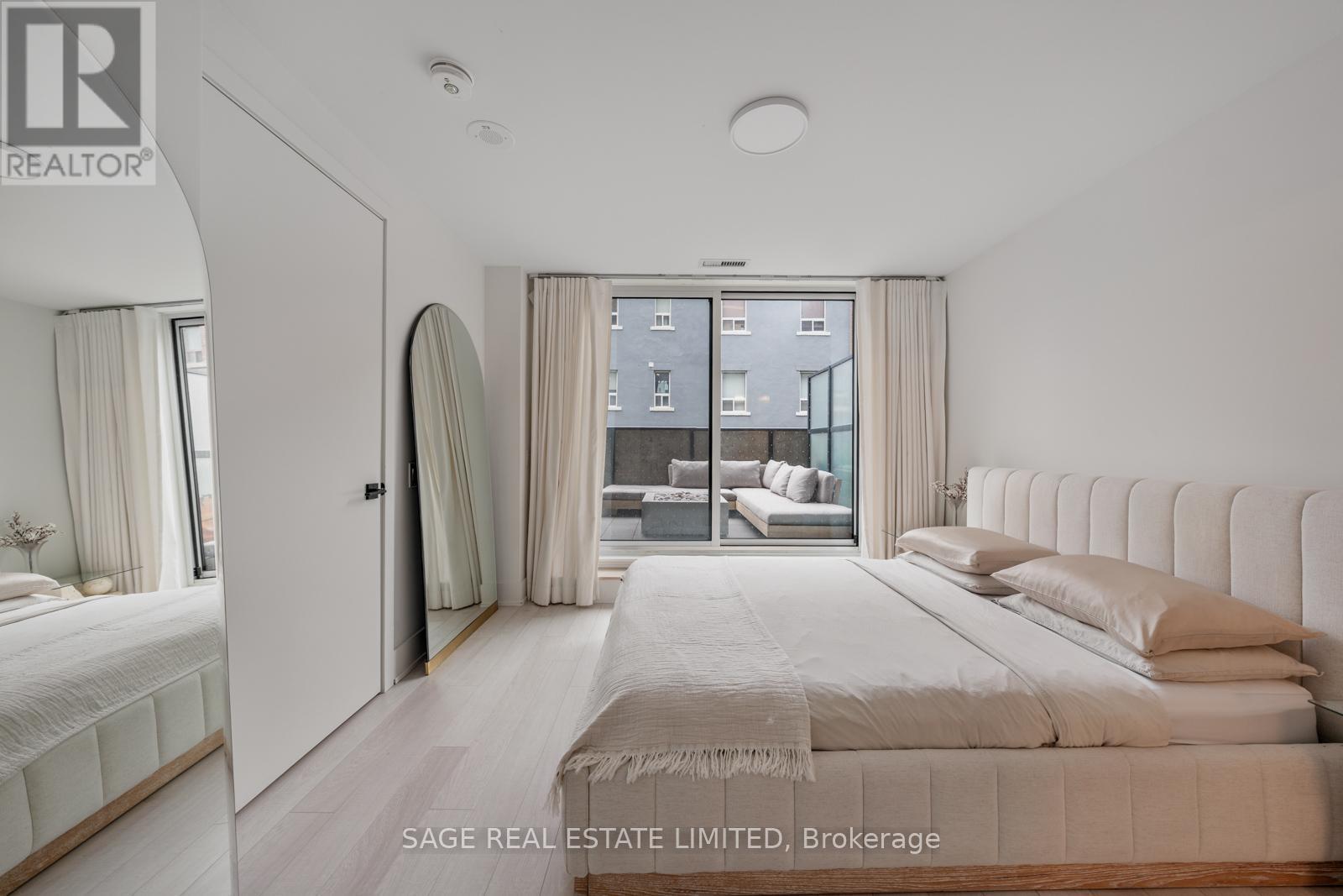 Apartment at 206 - 1888 QUEEN STREET E, Toronto