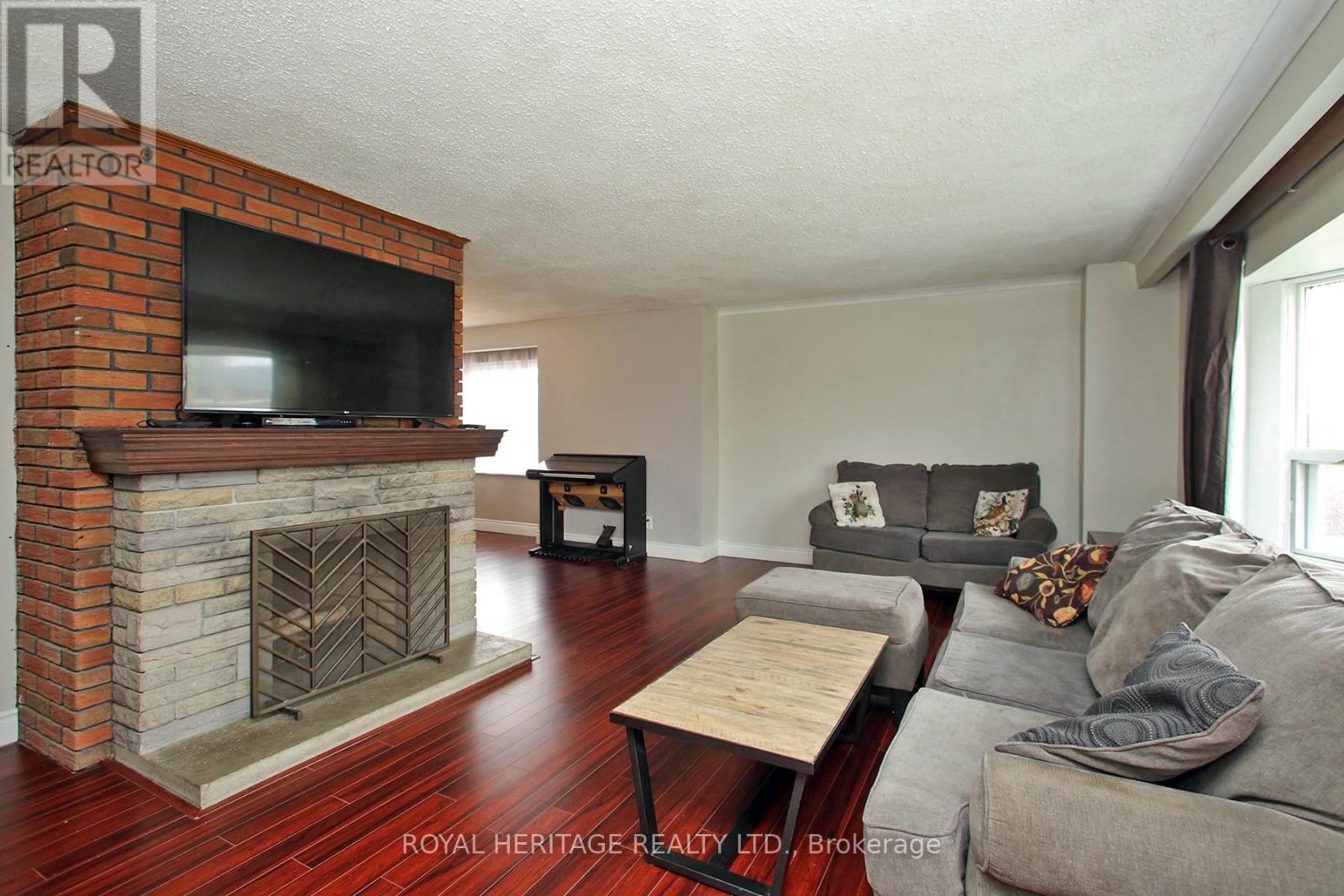 Detached at 4 BRANTWOOD DRIVE, Toronto
