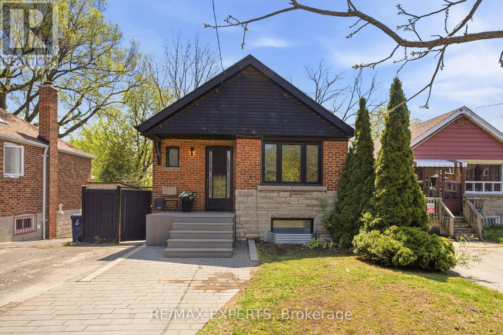 Detached at 221 CLONMORE DRIVE, Toronto (Birchcliffe-Cliffside)